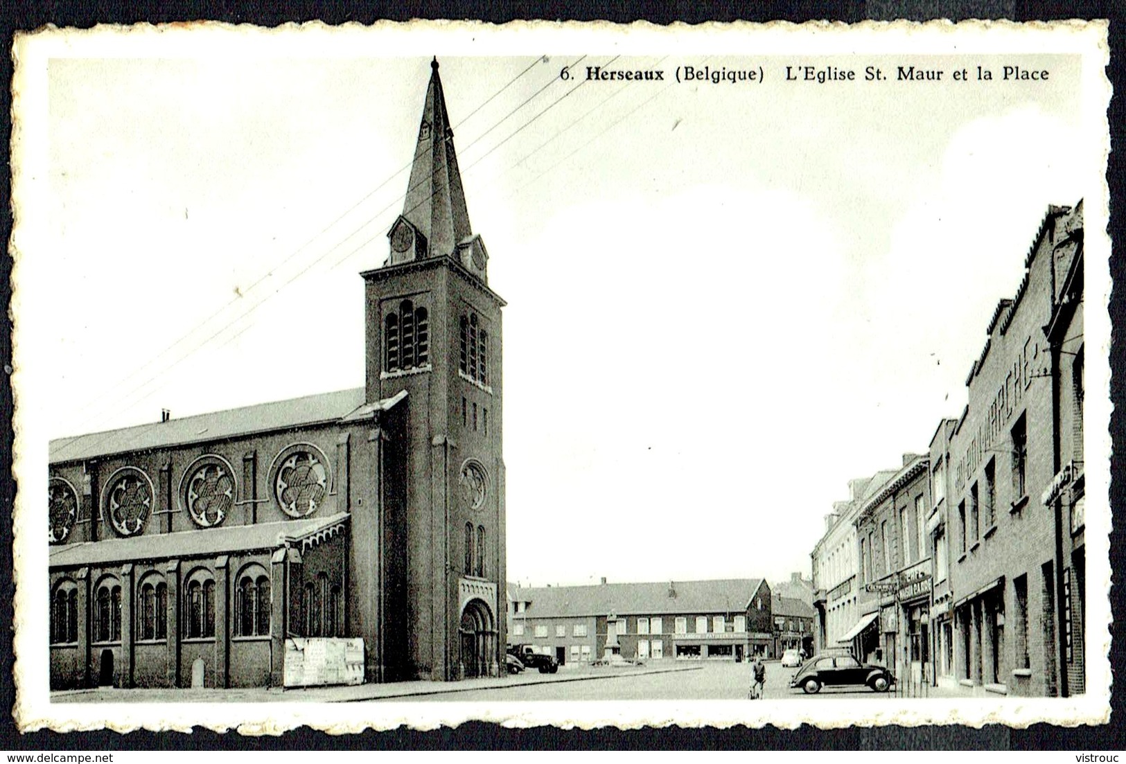 HERSEAUX - L'église St-Maur Et La Place - Non Circulé - Not Circulated - Nicht Gelaufen. - Mouscron - Moeskroen