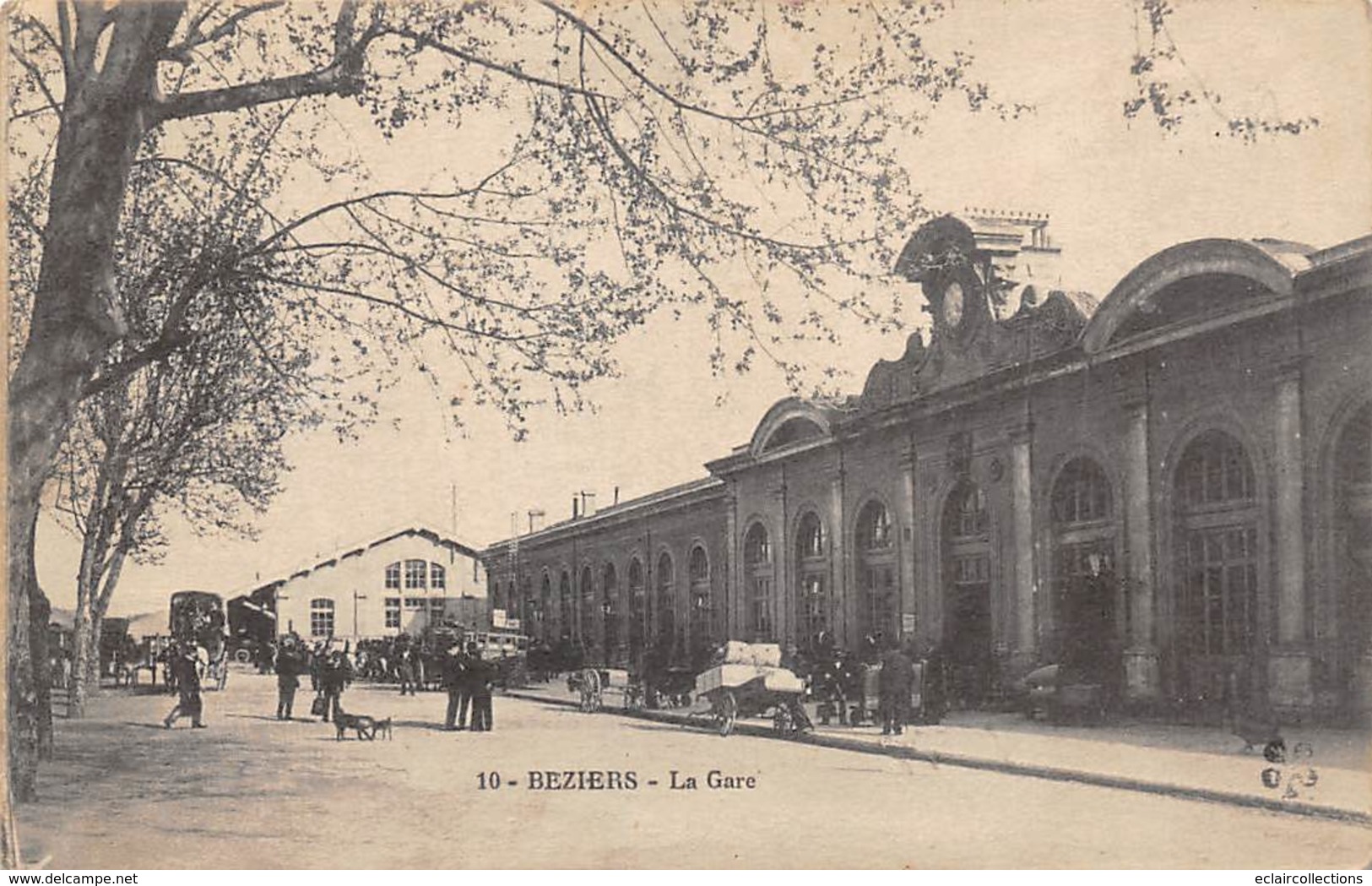 Béziers              34         Extérieur De La Gare       (Voir Scan) - Beziers