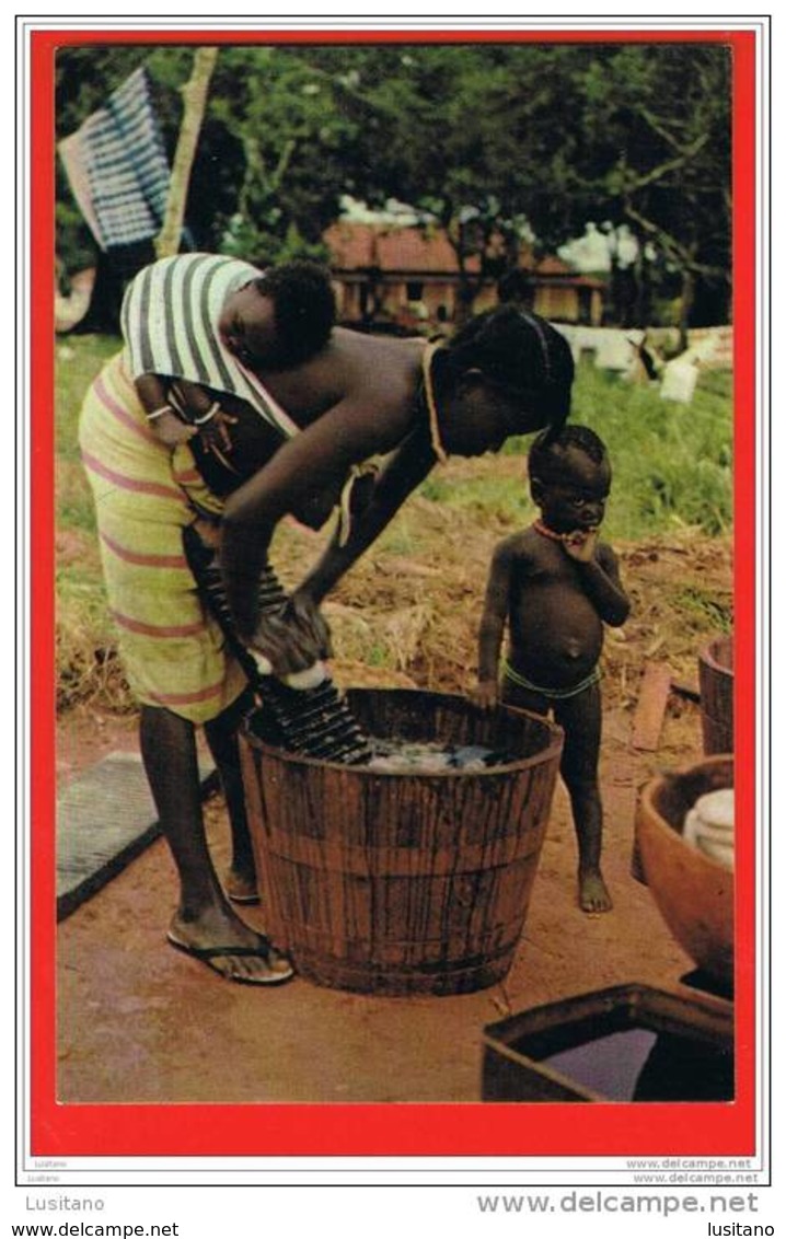 Guine Bissau Guinea Guinee Portugaise Lavadeira Nativa Fulacunda Seins Nus Lavandiere Enfants Africa - Guinea Bissau