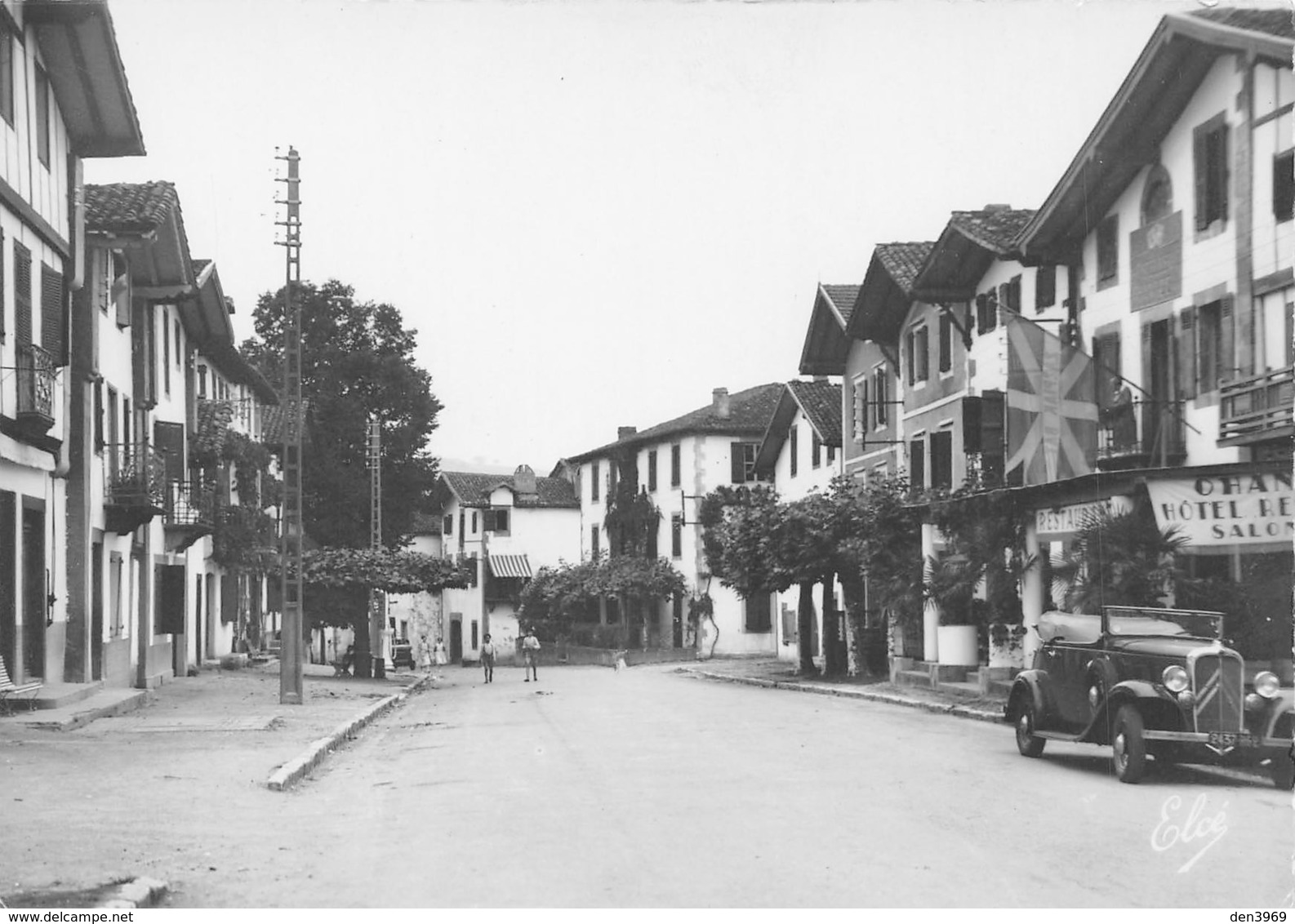 AINHOA - Vue Du Village - Citroën Automobile Décapotable - Ainhoa