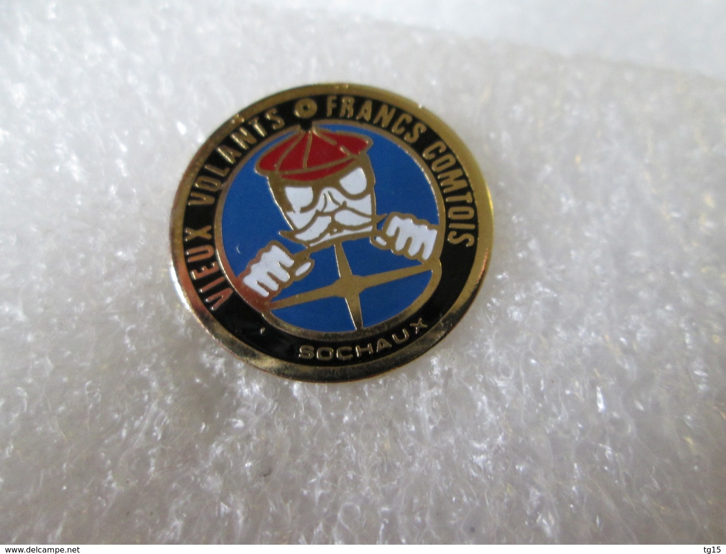 PIN'S   VIEUX VOLANTS  FRANCS COMTOIS  SOCHAUX - Rallye