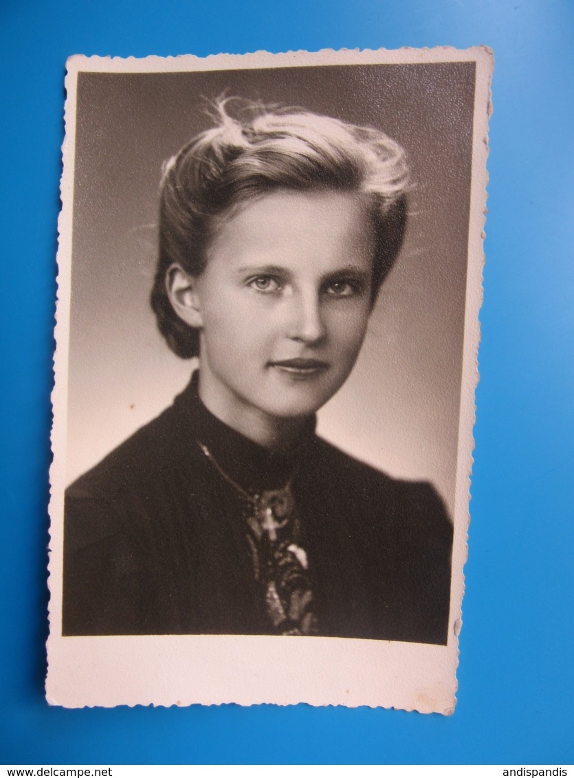 Beautiful  Girl  / Belle Fille / Schönes Mädchen   Photo   Latvia / Lettonie 1943  WWII - Personas Anónimos
