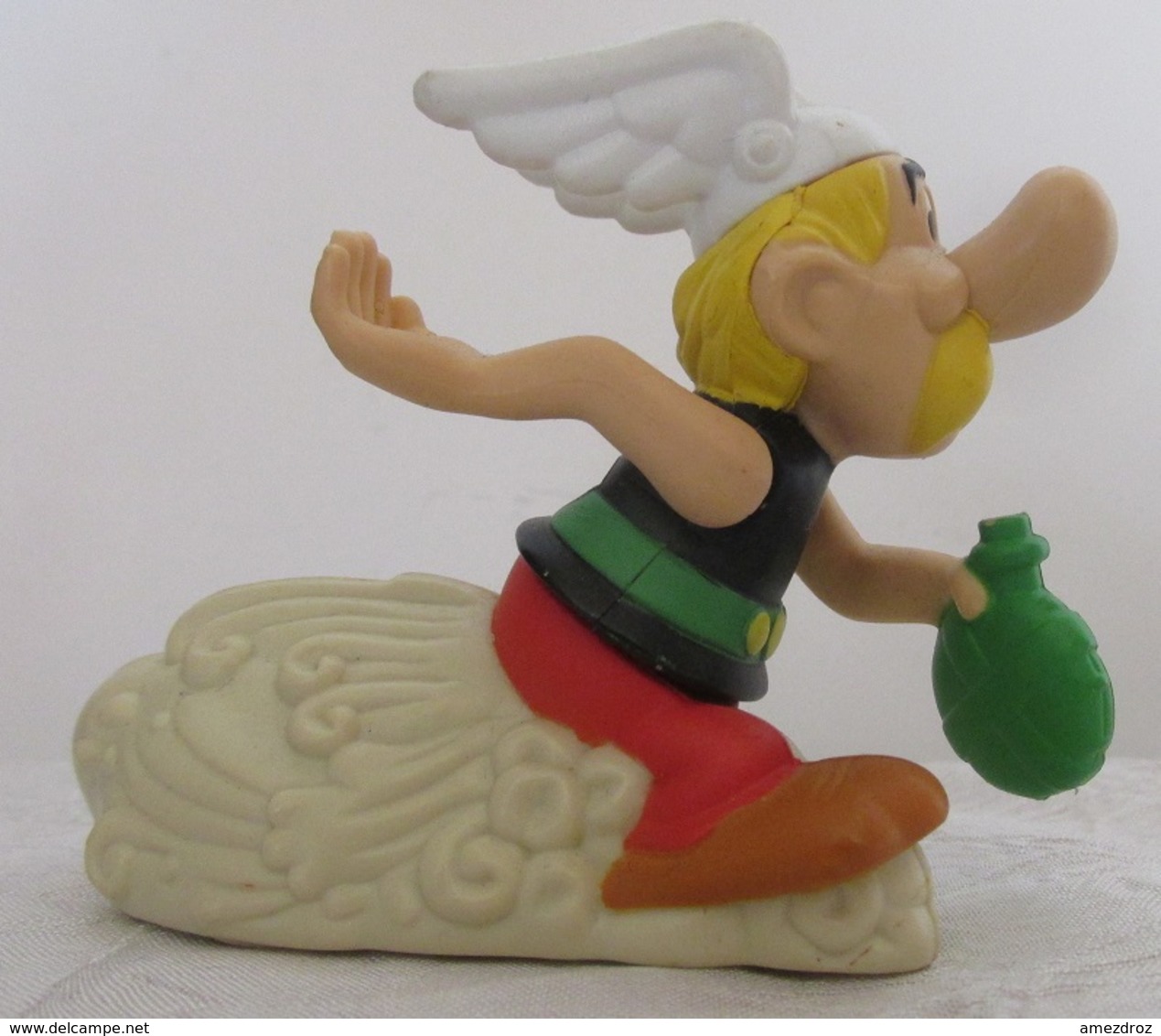 Collection Mac-Donald Astérix Mac-Do Astérix Assis Sur Roulettes - Figurine In Plastica