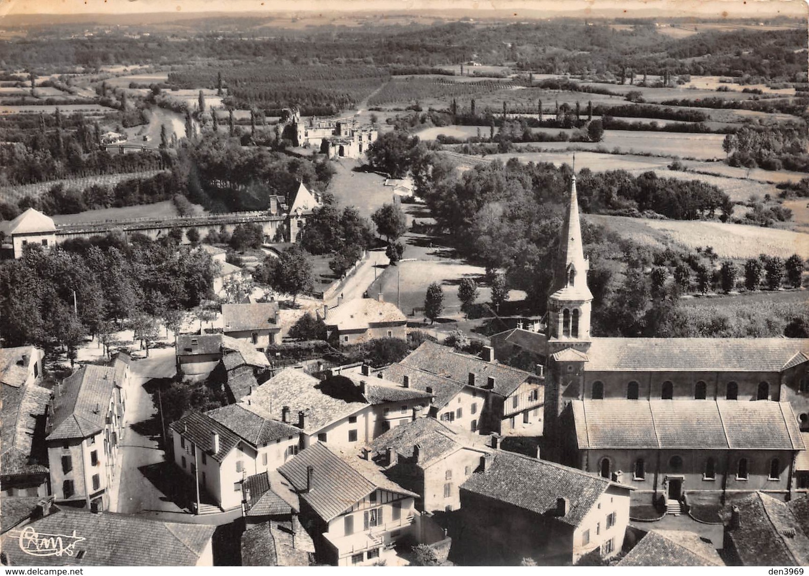 BIDACHE - Vue Générale - Dans Le Fond, Le Château Des Ducs De Grammont - Bidache