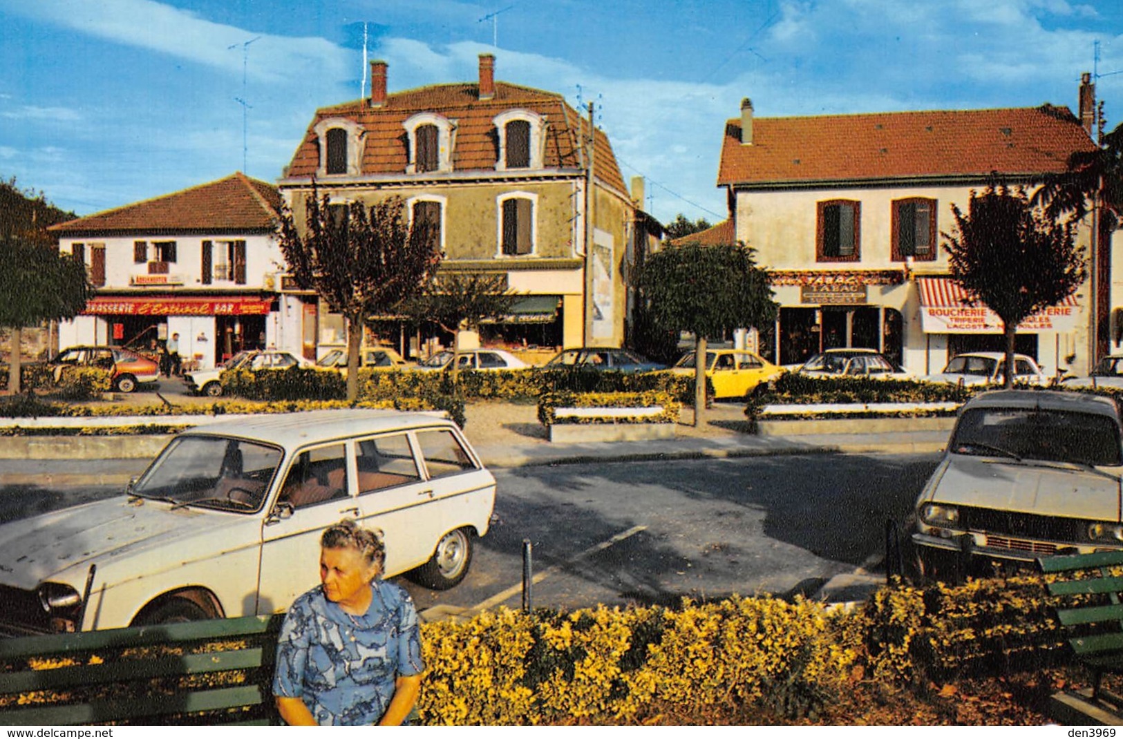 BOUCAU - Place Pierre Sémard - Automobiles - Bar-Brasserie L'Estival - Boucau