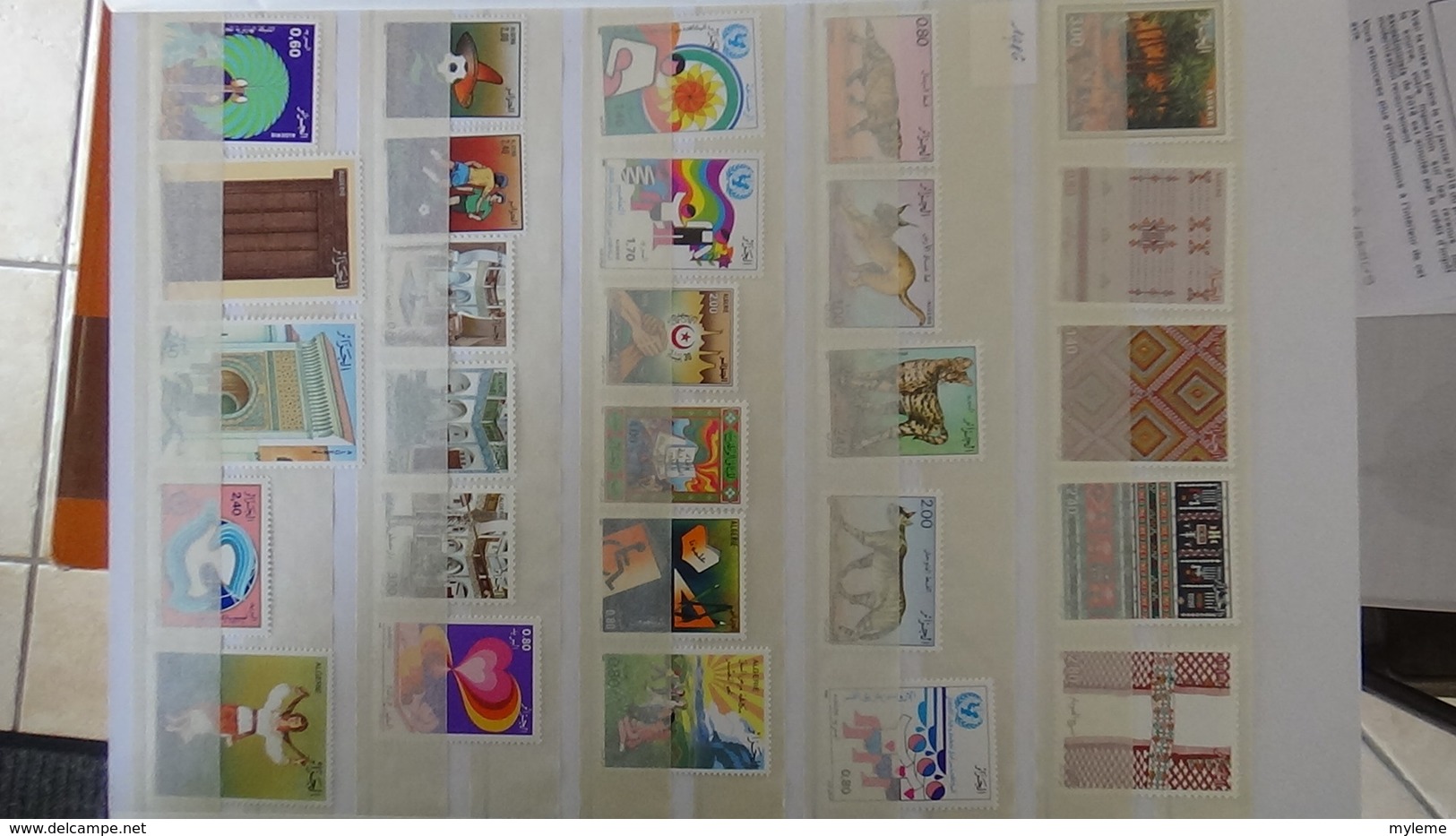 C91 Très belle collection timbres et blocs ** d'Algérie, Bénion et Burkina Fasso dont bonnes petites valeurs !!!