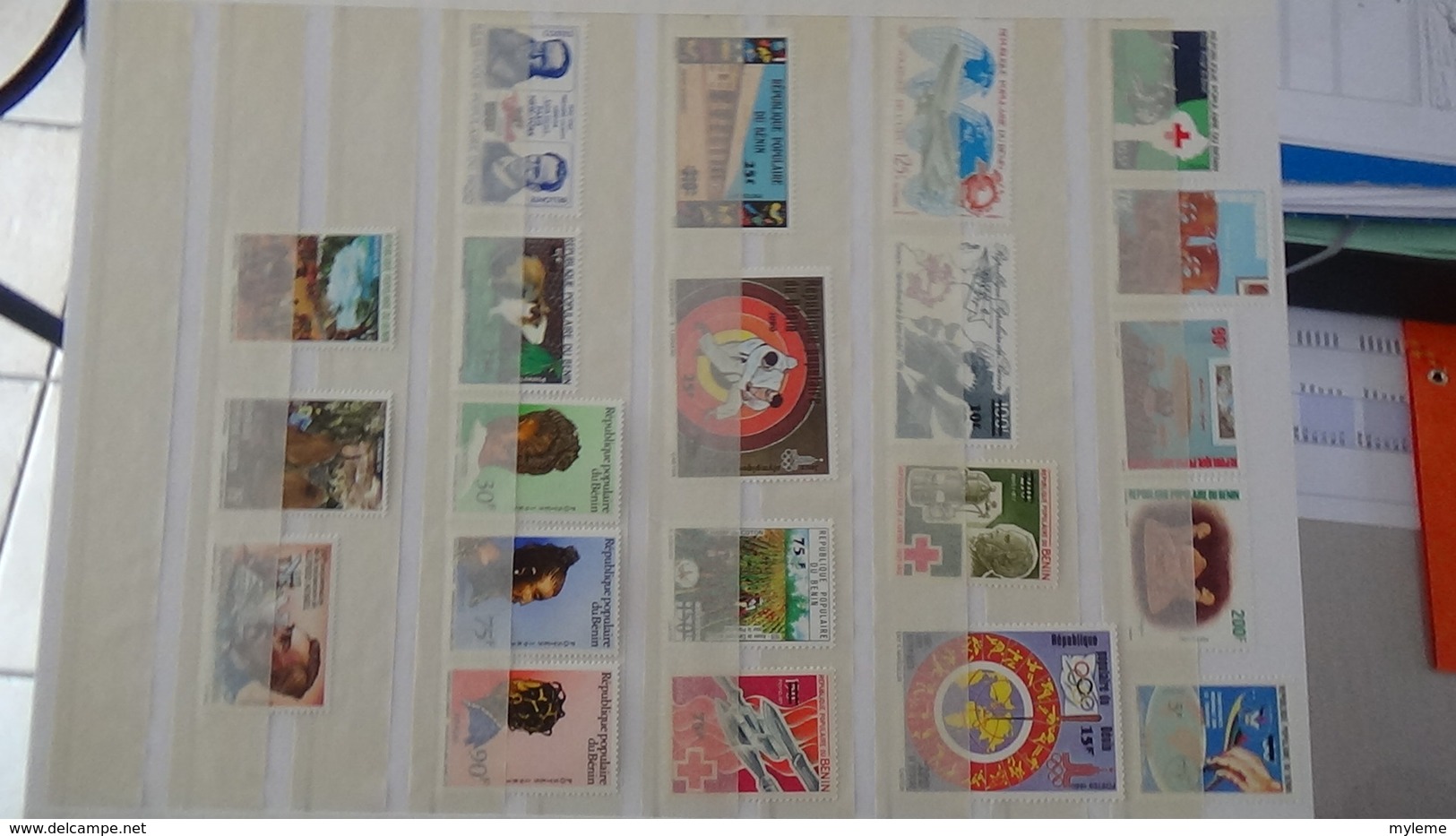 C91 Très belle collection timbres et blocs ** d'Algérie, Bénion et Burkina Fasso dont bonnes petites valeurs !!!