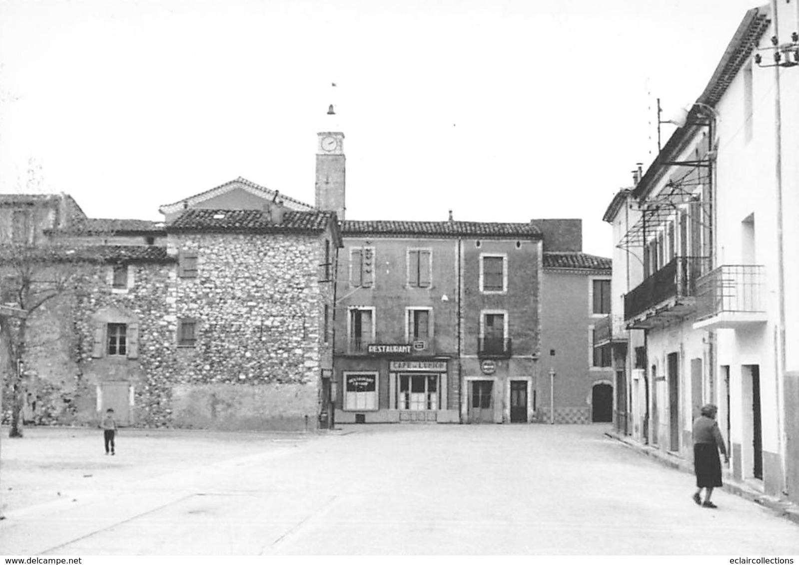 Saint Bauzille De Putois       34         Café Restaurant Place De Christ       10x15     (voir Scan) - Other & Unclassified