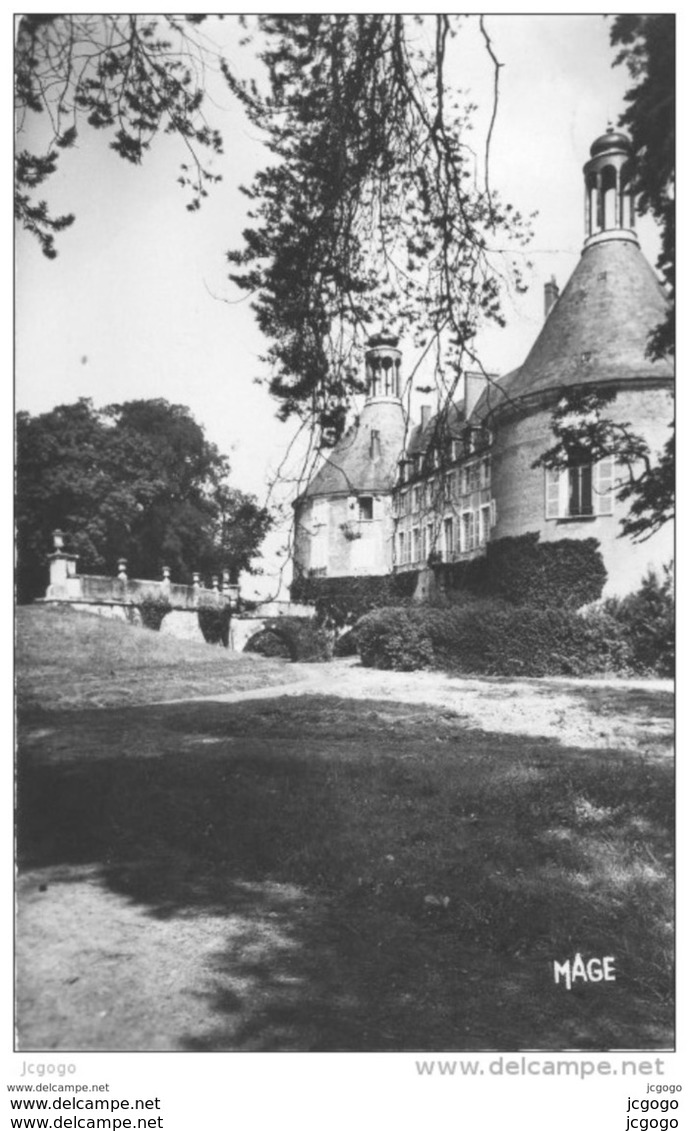 SAINT FARGEAU  Le Château(côté Sud). Carte Photo écrite En 1956. 2 Scans. TBE - Saint Fargeau