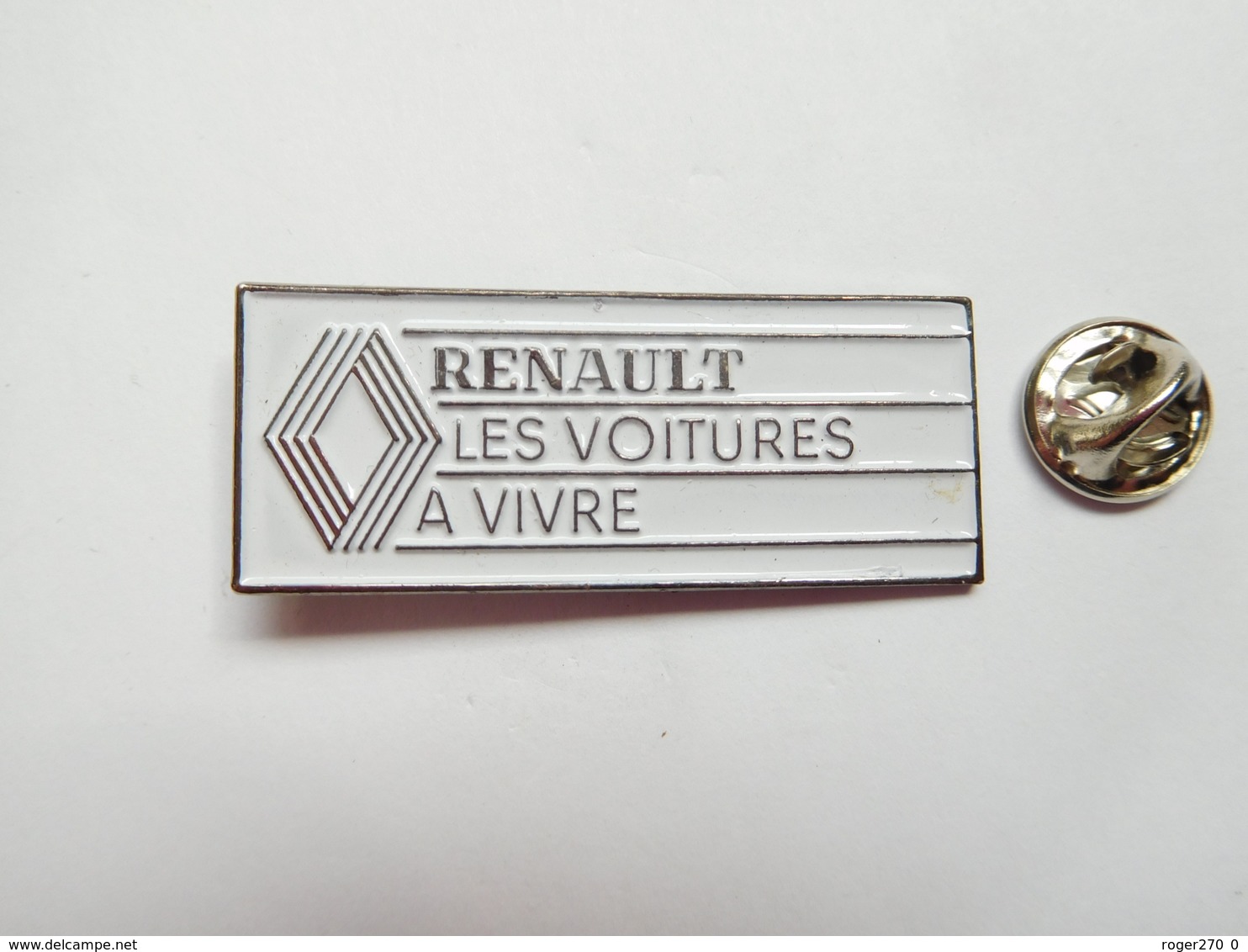 Superbe Pin's , Auto Renault , Les Voitures à Vivre - Renault
