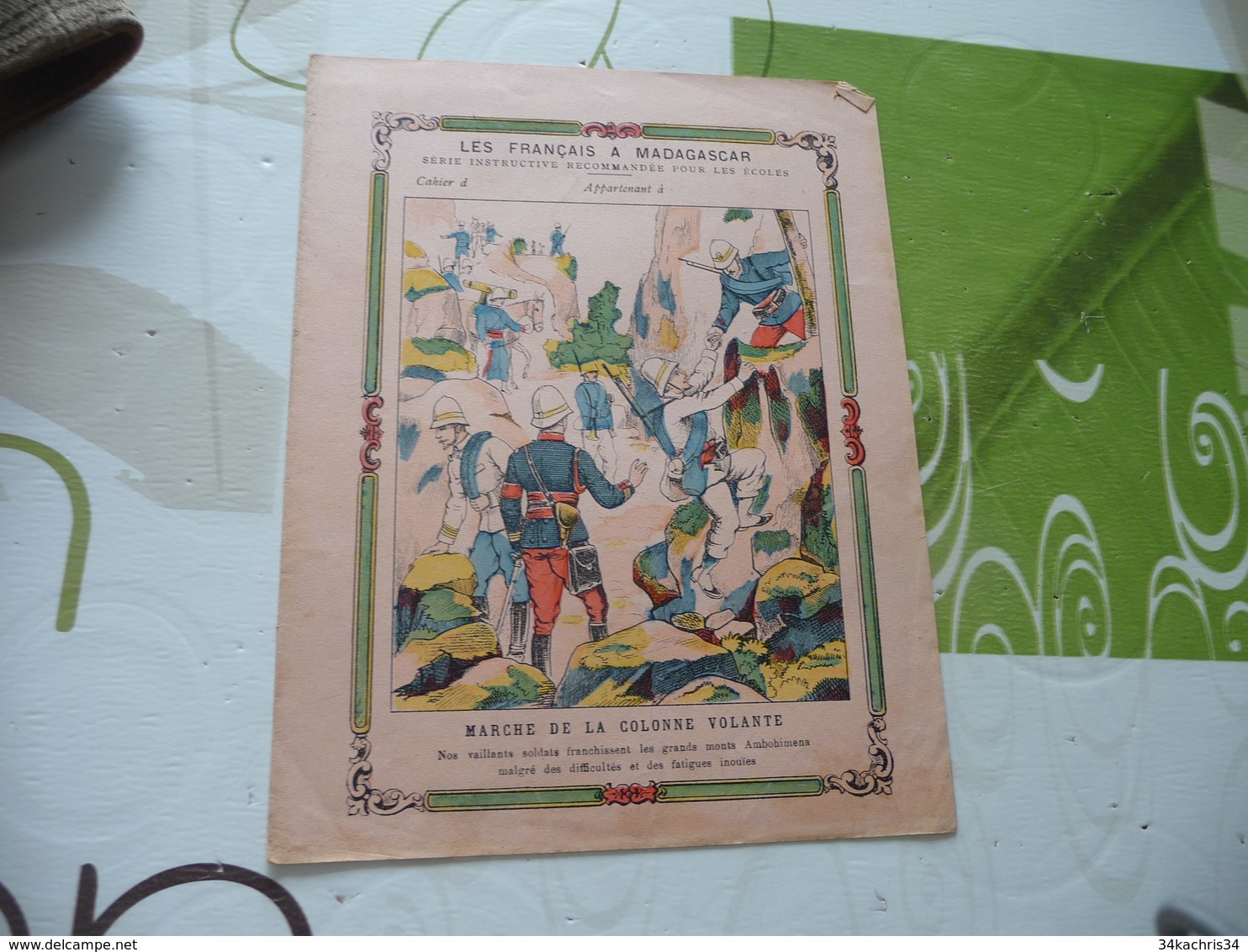 Protège Cahier Ancien Les Français à Madagascar Marche De La Colonne Volante - Coberturas De Libros