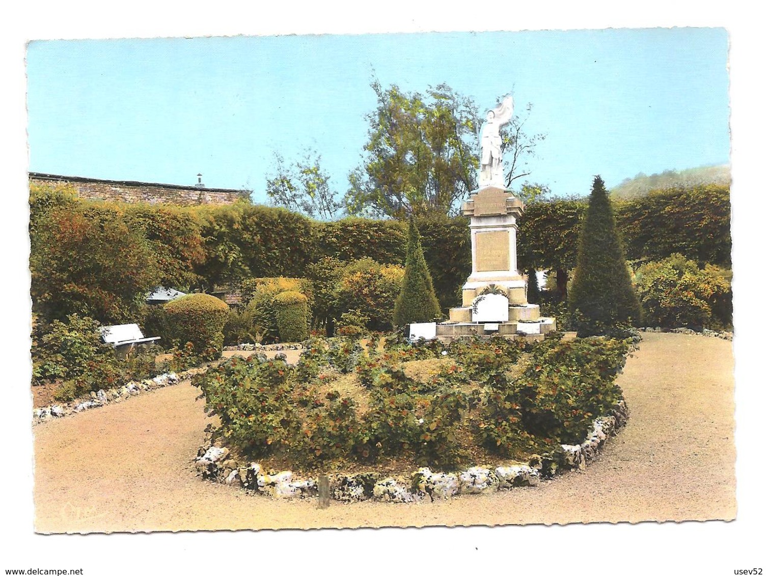 CPSM Doulaincourt - Le Monument Aux Morts - Doulaincourt