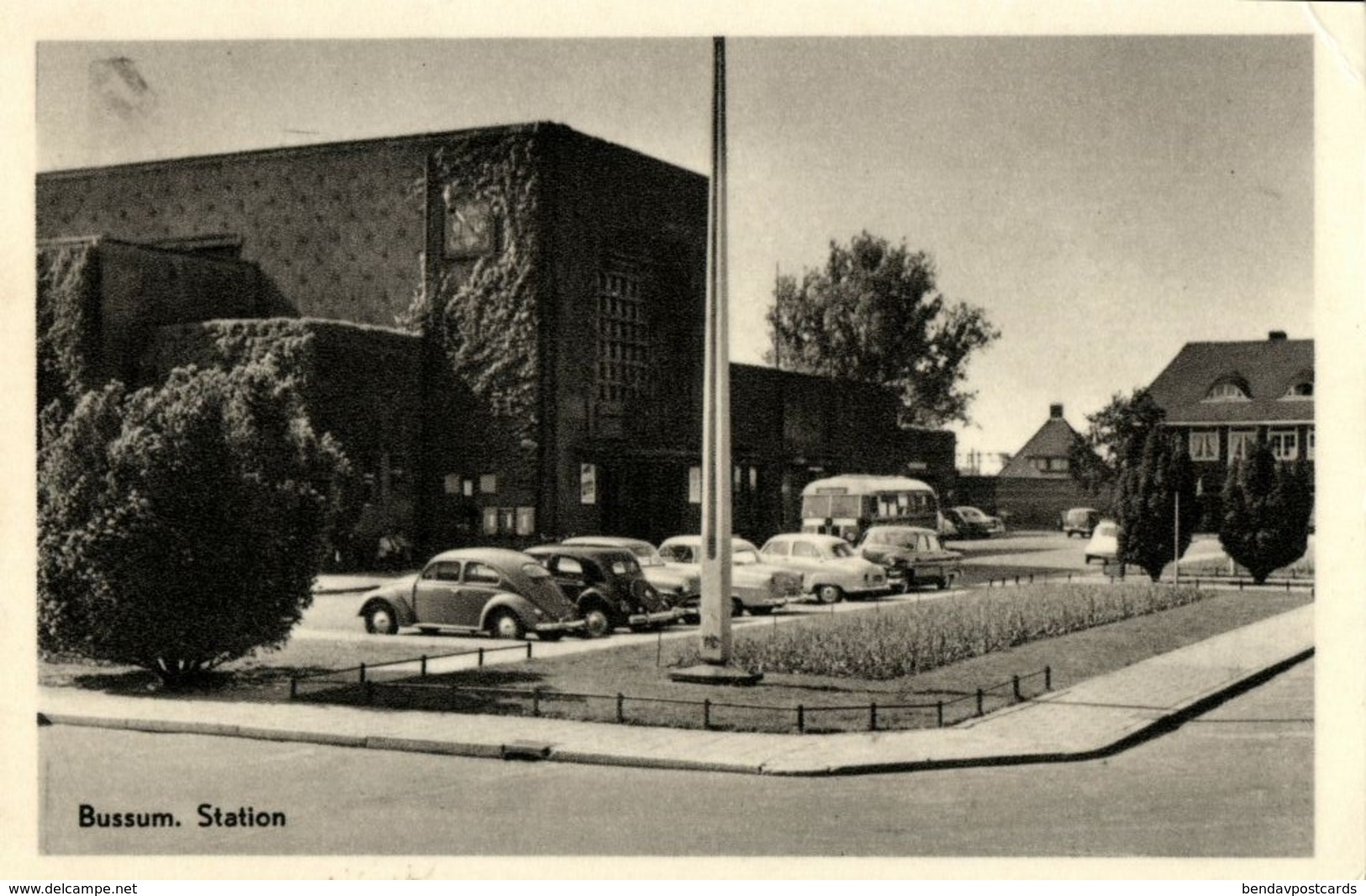 Nederland, BUSSUM, Station, Auto VW Kever (1959) Ansichtkaart - Bussum