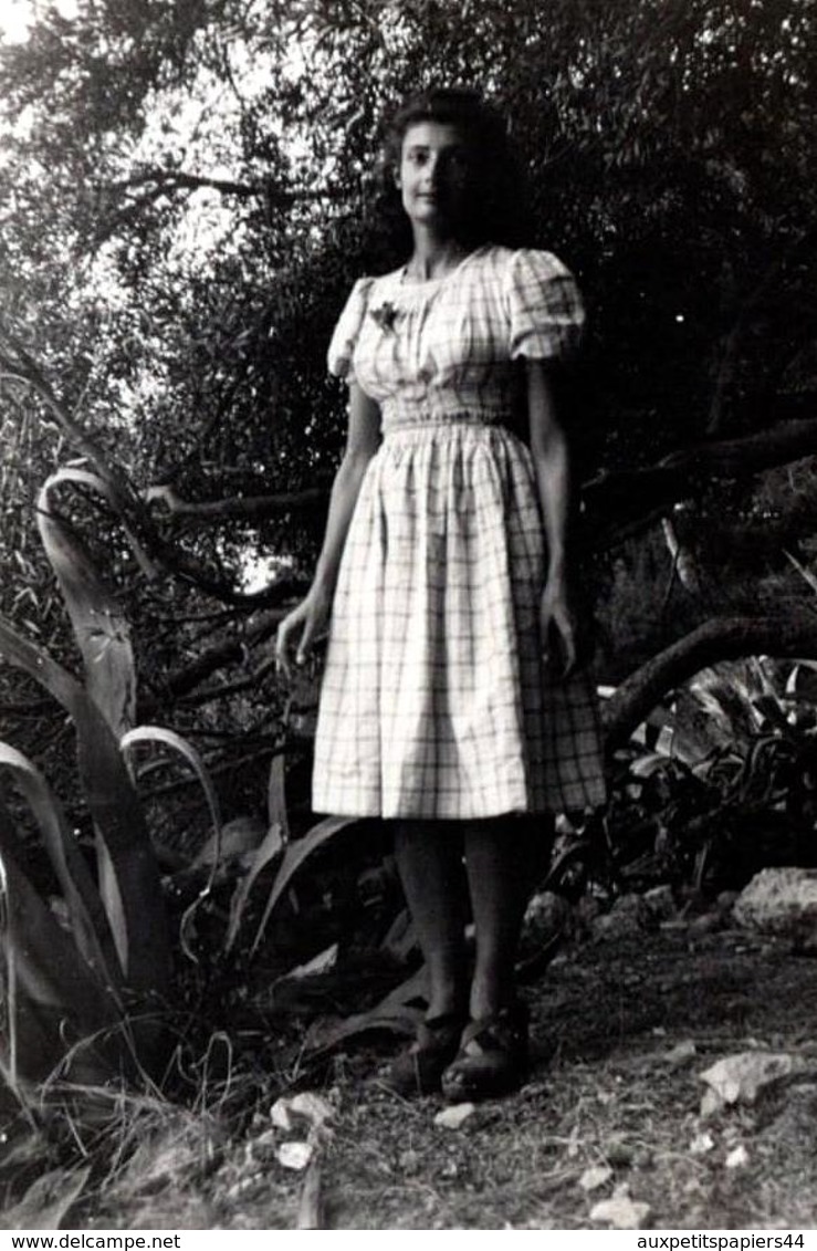 Photo Originale Portrait De Pin-Up & Danseuse étoile Fabienne En Détente Au Parc Un 15.09.1941 - Pin-ups