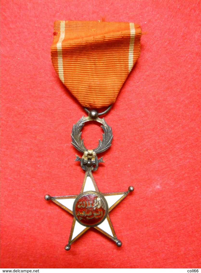 Médaille Décoration Pendante, Chevalier Ordre Du Ouissam Alaouite Avec Ruban Maroc Version Ancienne - Autres & Non Classés