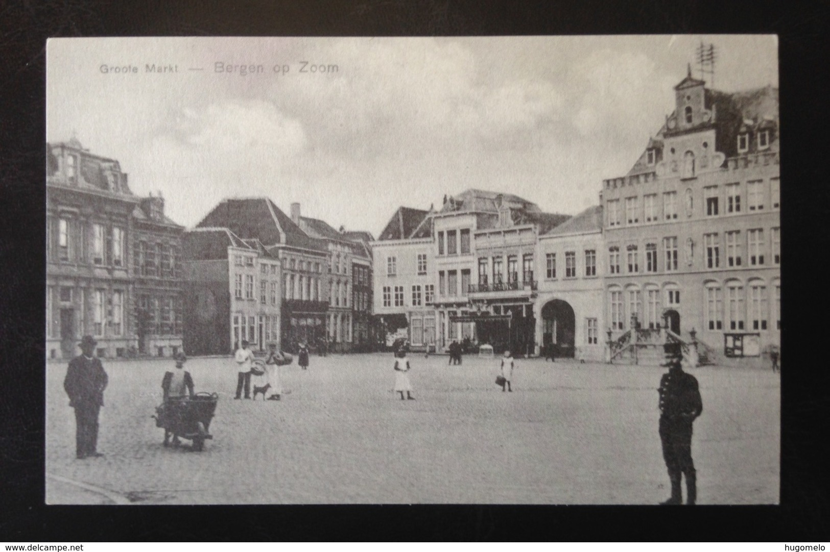 Netherlands, Uncirculated Postcard, « BERGEN OP ZOOM, Groot Markt » - Bergen Op Zoom