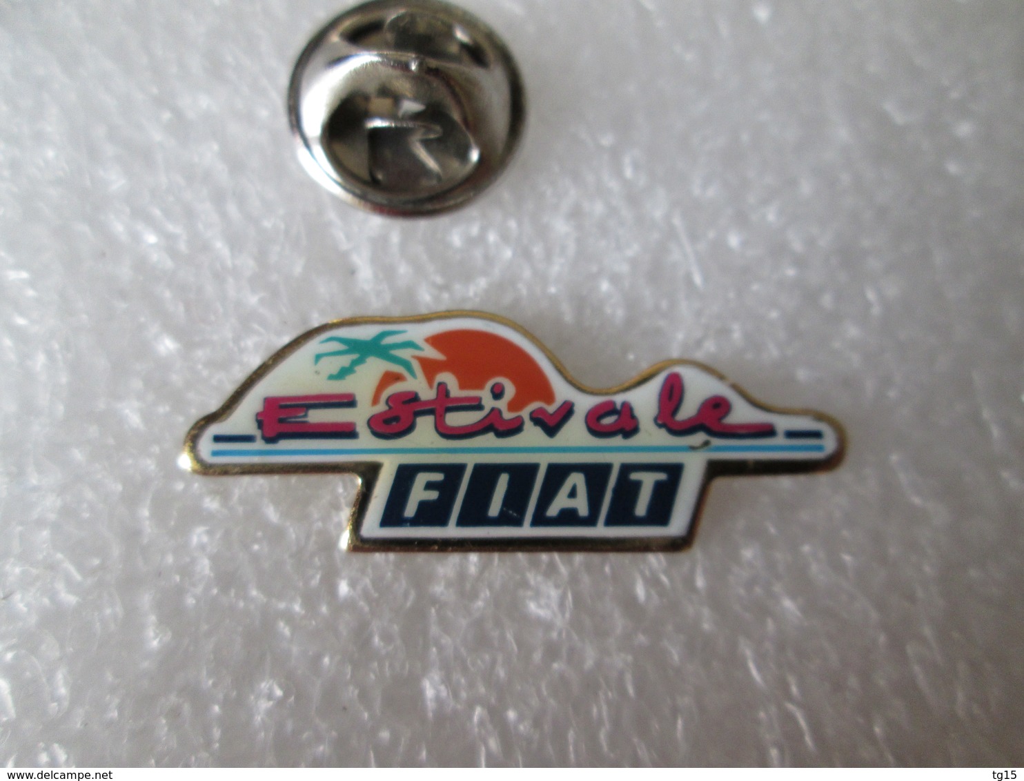 PIN'S  FIAT  ESTIVALE - Fiat