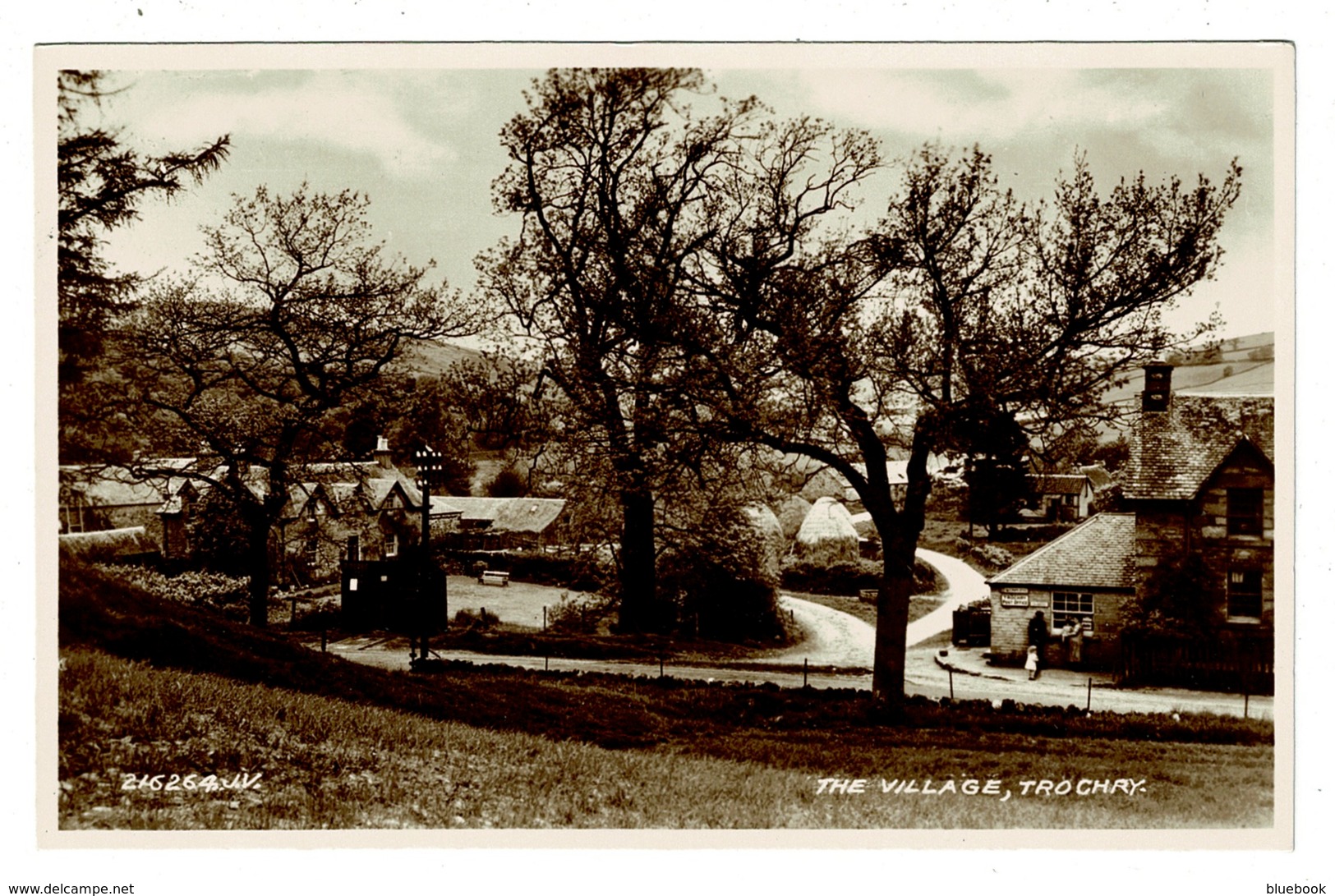 Ref 1355 - 1935 Real Photo Postcard - Trochry Village & Post Office - Perthshire Scotland - Perthshire