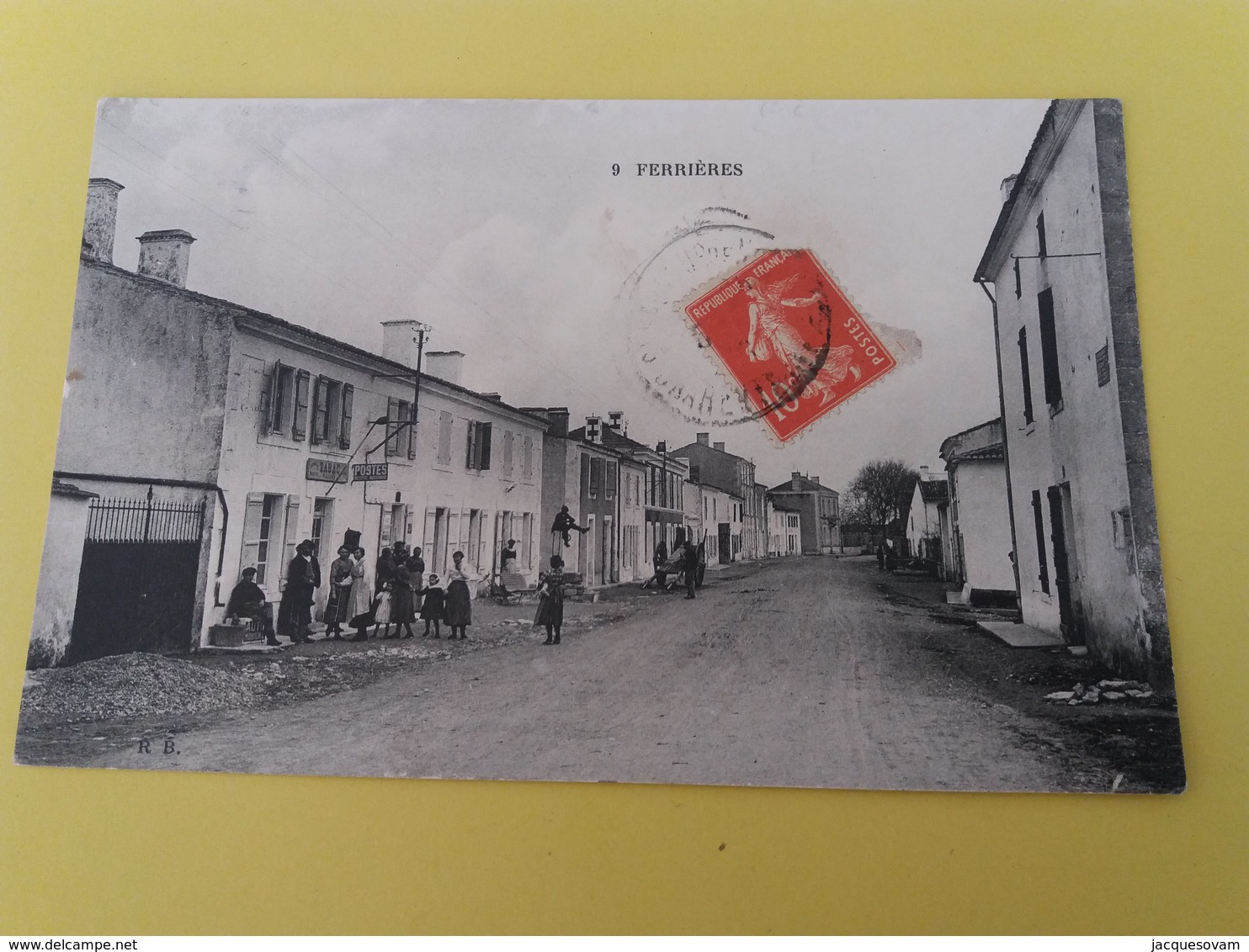 CPA 17  FERRIERES  9- TABAC   POSTE  CARTE ANIMEE ET RARE - Autres & Non Classés