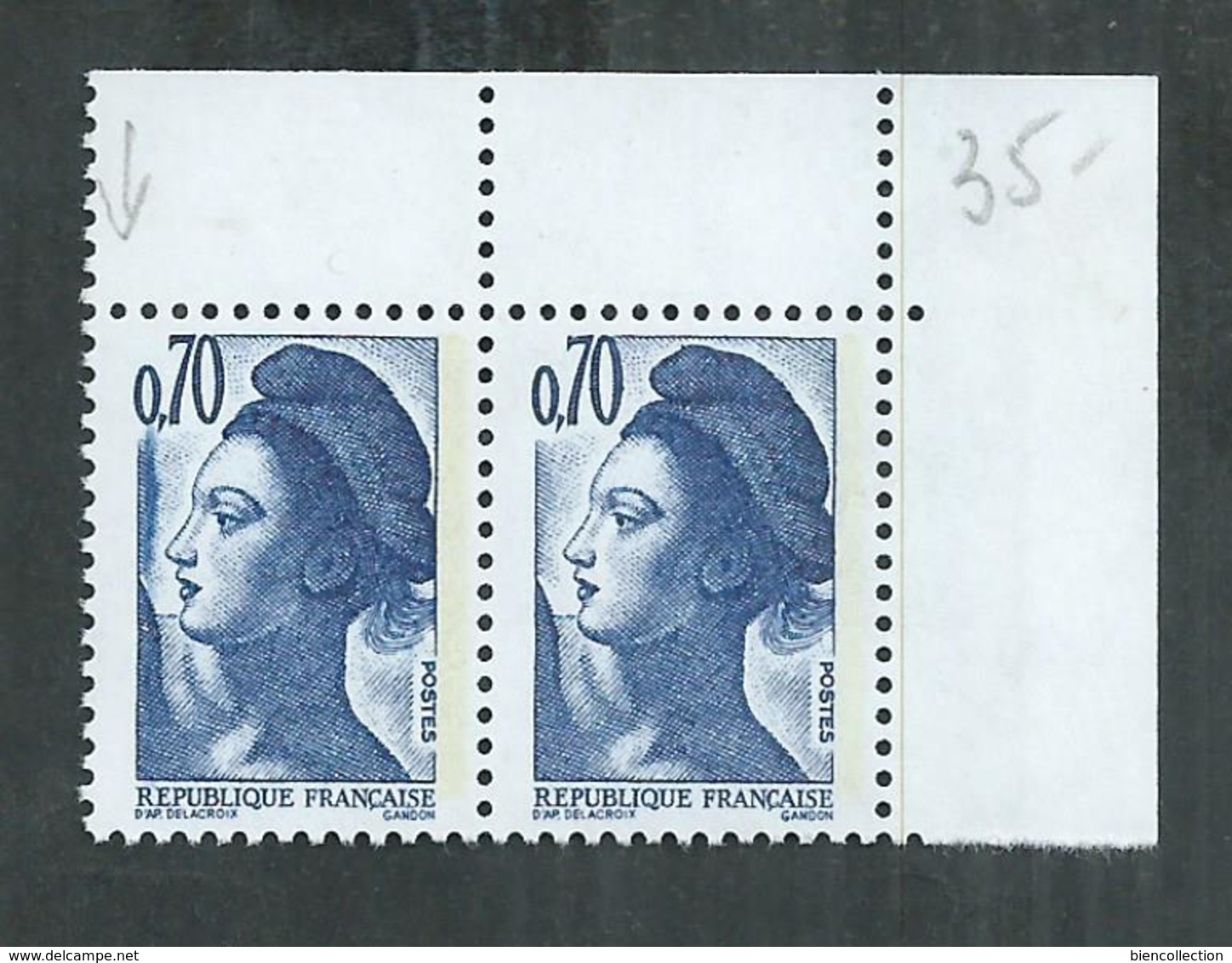 Liberté De Gandon No 2240 ; 70cts Bleu-violet ; Tache  Sur Le Timbre De Gauche - Lettres & Documents