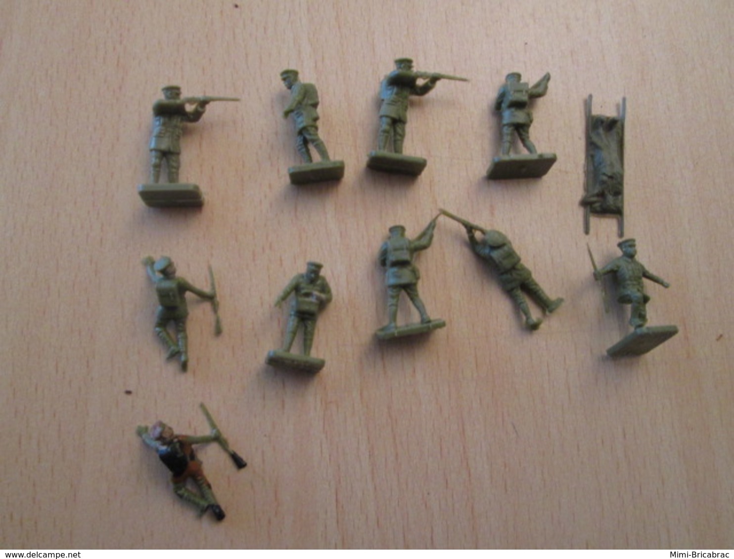 BACPLASTCAV Lot De Figurines 1/72e Plastique Souple AIRFIX , ANGLAIS 14/18 9 Pièces Exactement Ce Qu'il Y A En Photo - Armee