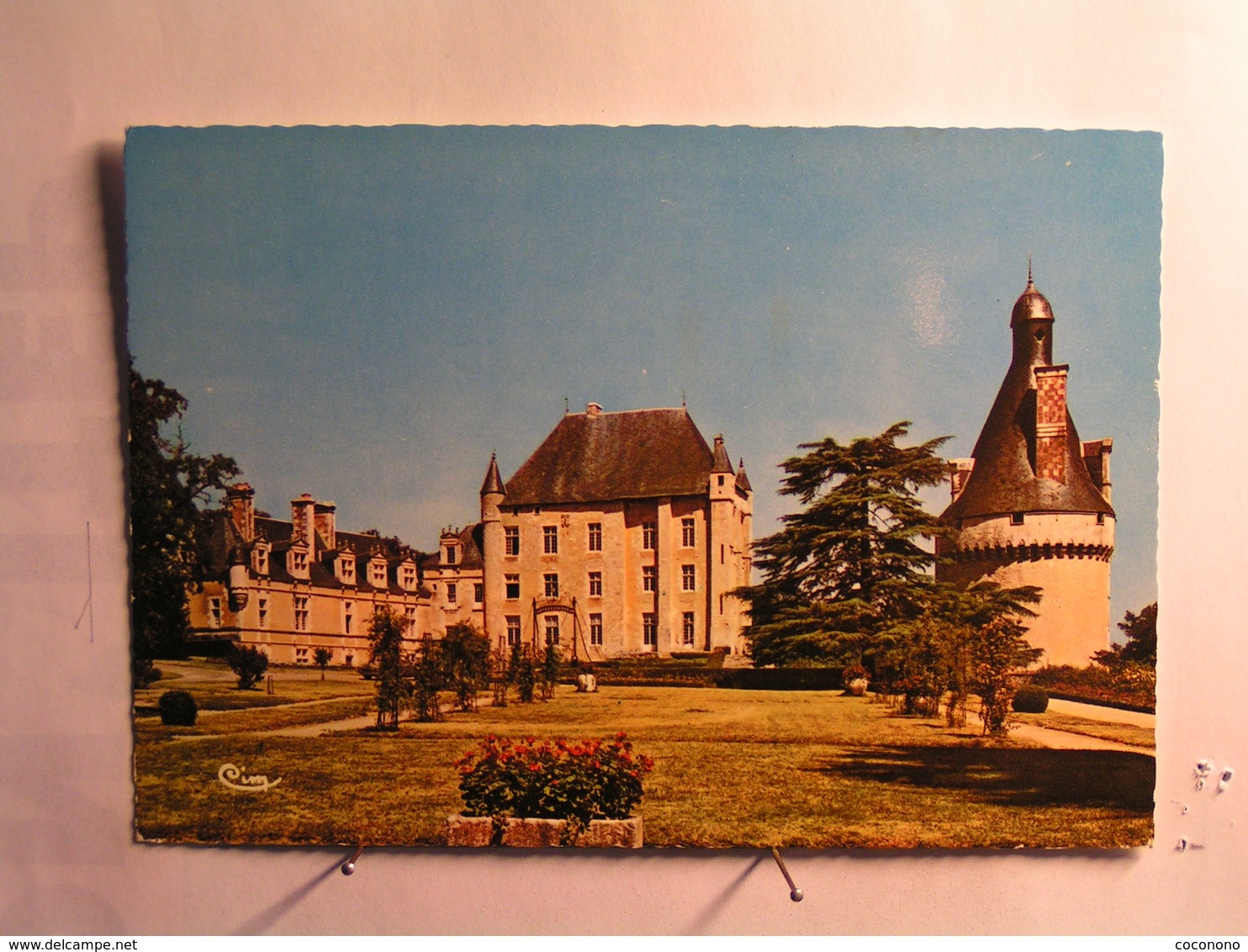 Bonnes - Le Chateau De Touffou, Le Donjon, Les Tours - Chateau De Touffou