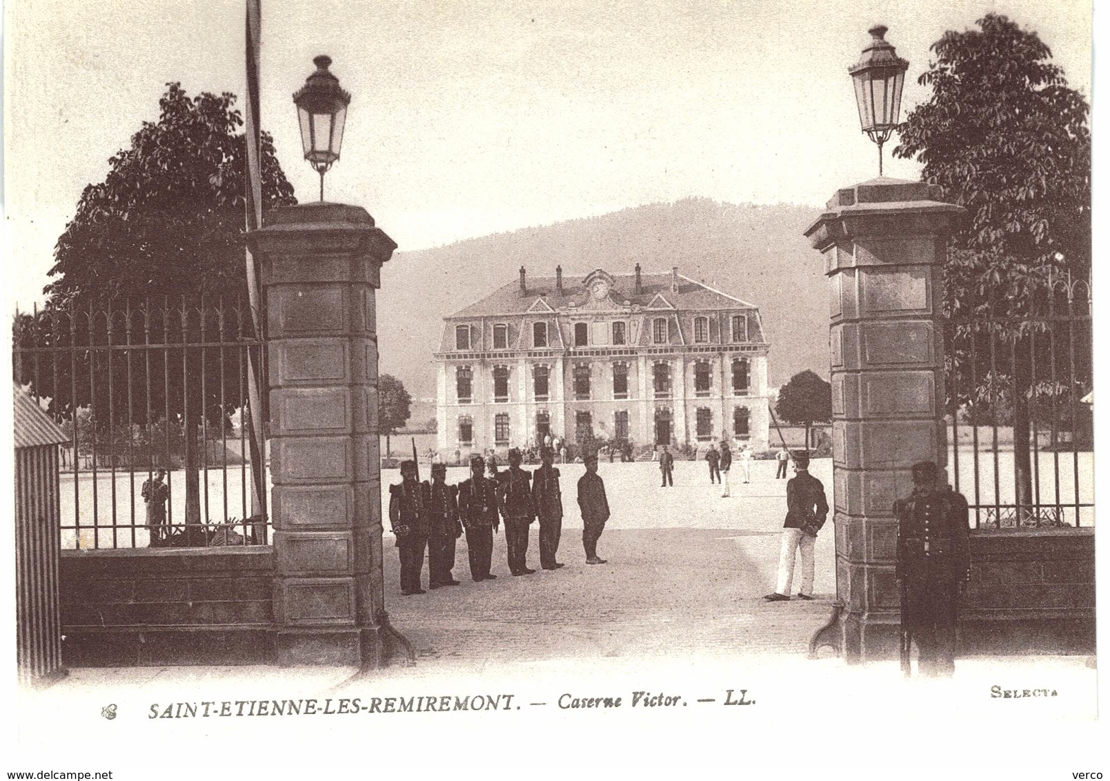 Carte  POSTALE  Ancienne De SAINT -  ETIENNE Les  REMIREMONT - Caserne Victor - Saint Etienne De Remiremont