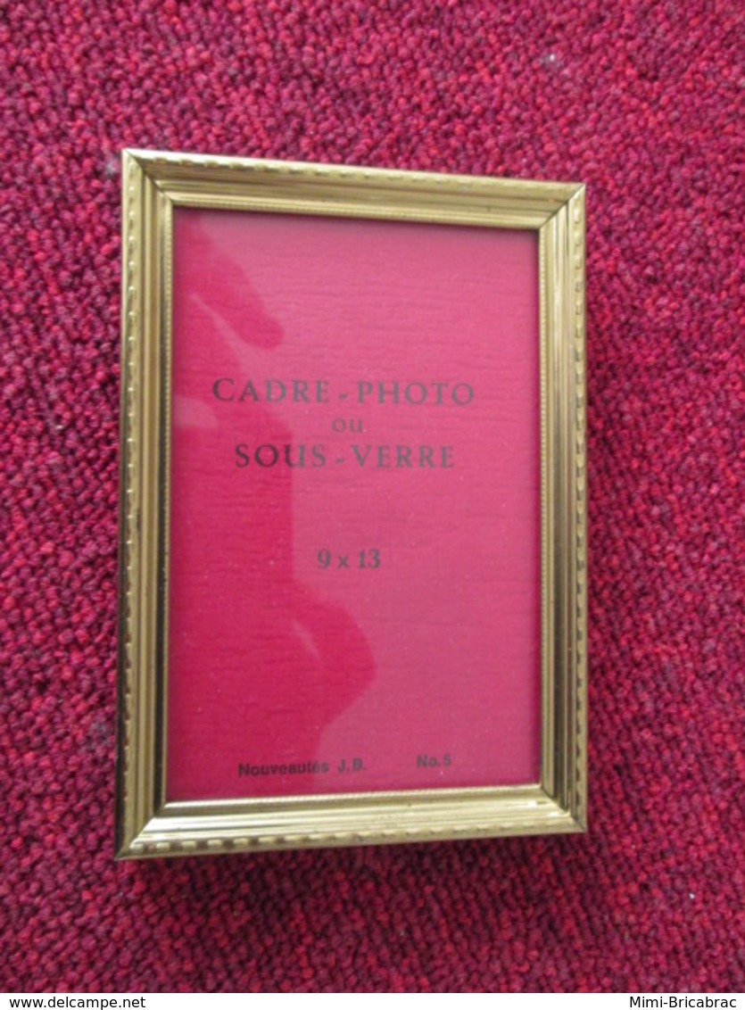 CAGI1 : Cadre Photo Rétro Années 50/60 9 X 13 Cm , Cadre Métal Jaune Et Verre En Verre Authentique , TB état - Andere & Zonder Classificatie