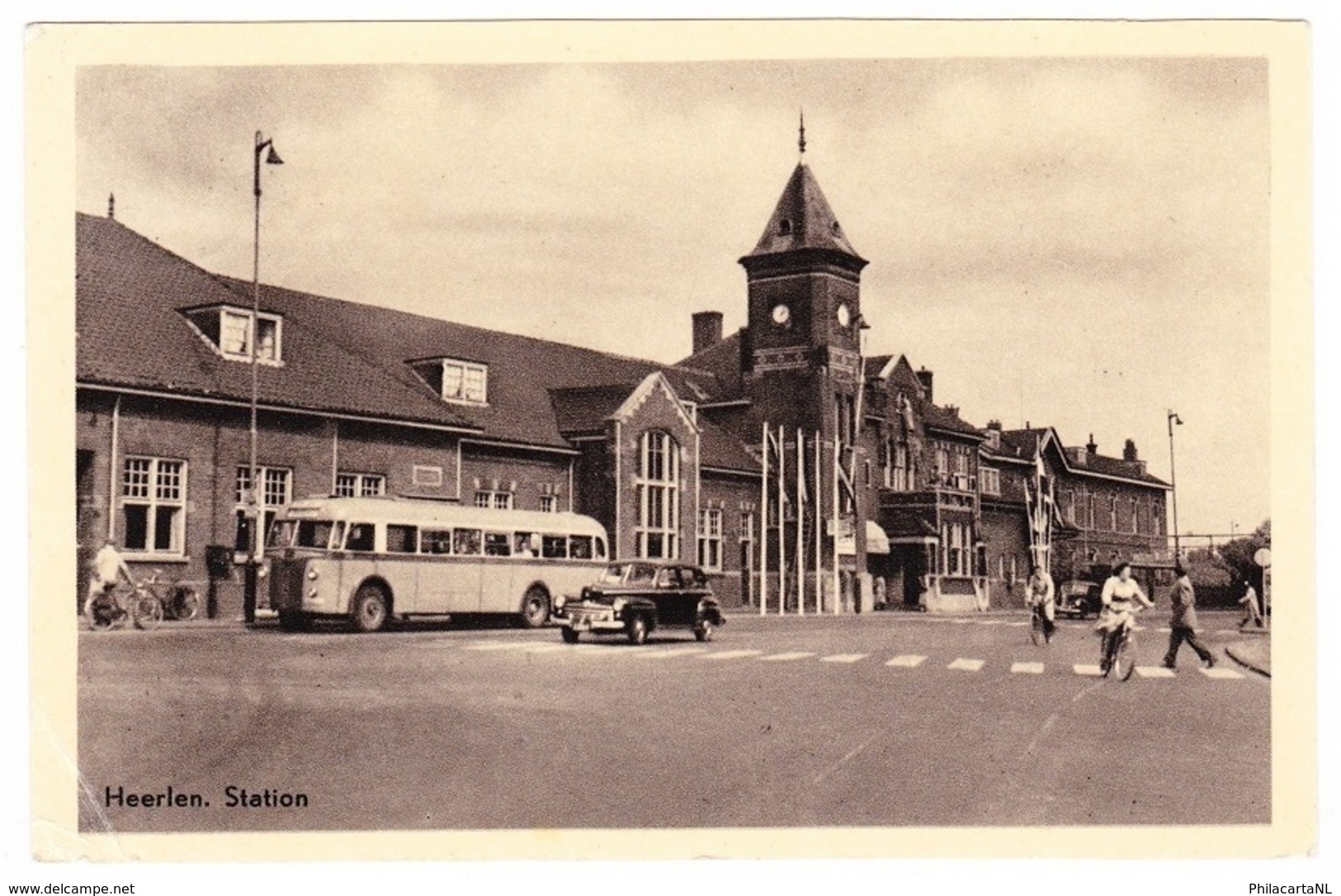 Heerlen - Station Met Autobus - Oud - Heerlen