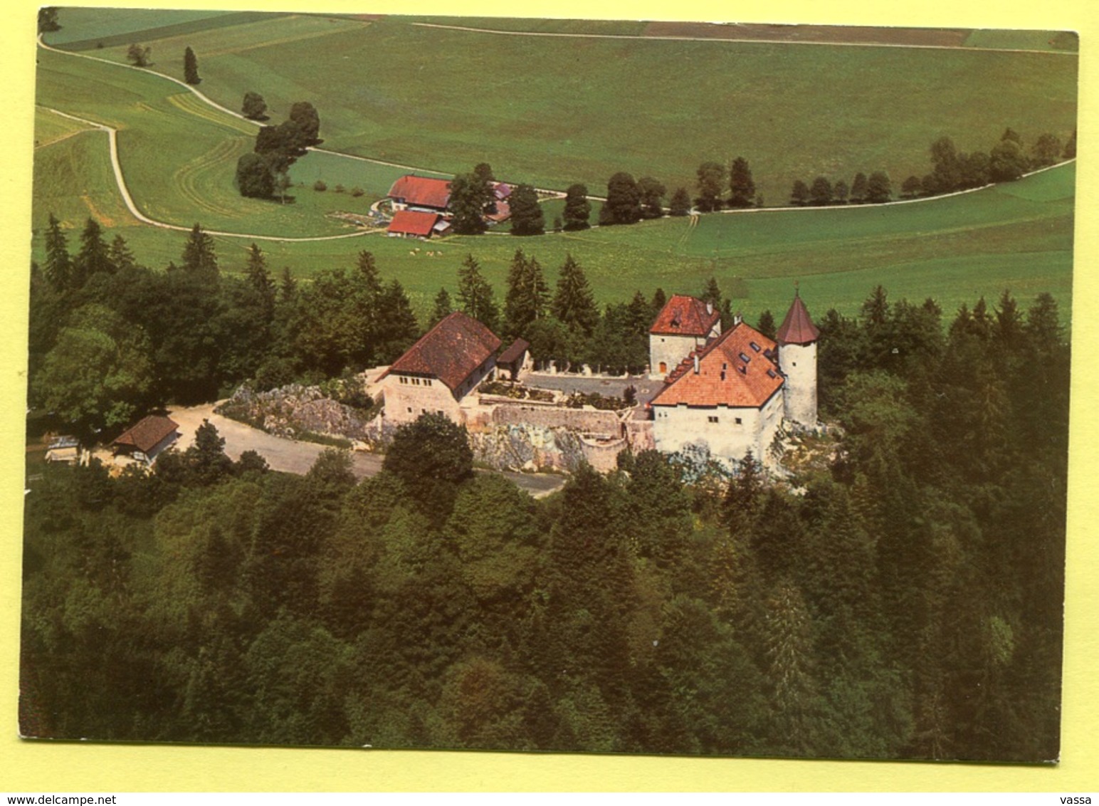 Chateau De MÔTIERS  - Val DeTravers -  .suisse - Môtiers 