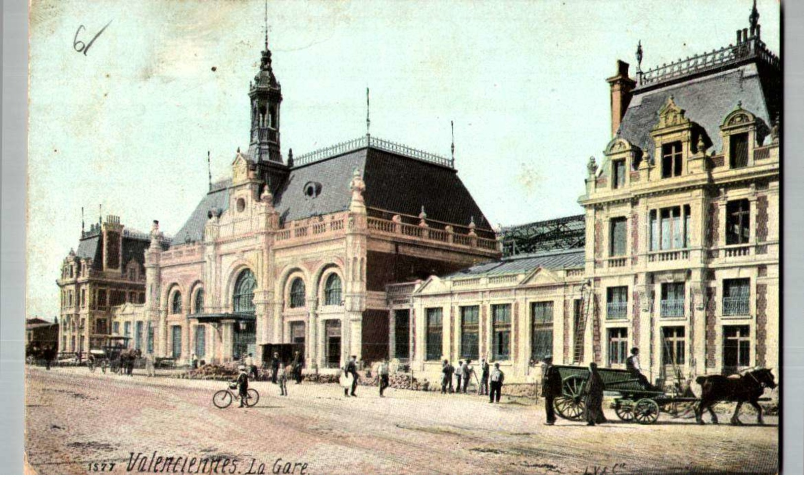 CPA-VALENCIENNES - La Gare (animée) / ATTELAGE  /VELO / LOT 4074 - Valenciennes