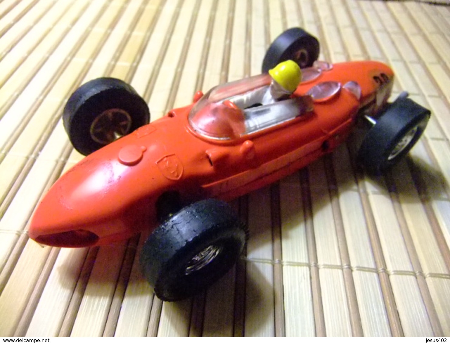 SCALEXTRIC Triang FERRARI 156 V6 ROJO GUIA FIJA .Casi Original, Escapes Repro - Scala 1:32