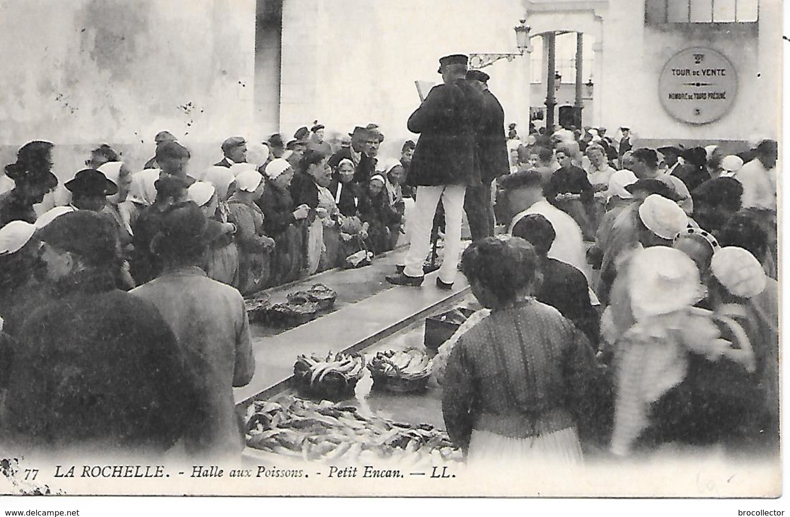 LA ROCHELLE ( 17 ) - Halle Aux Poissons   - Petit Encan - Plazas De Mercados