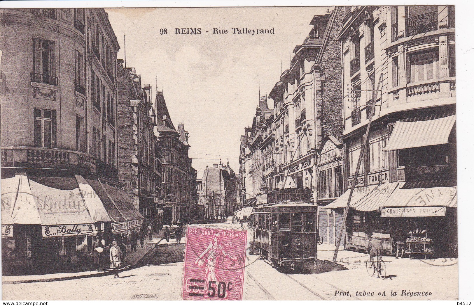 51 REIMS Rue Talleyrand Façade Magasin De Chaussures ,tramway ,magasin Bally - Reims