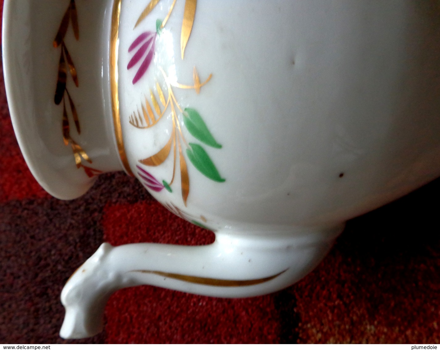 PORCELAINE DE PARIS théière  BEC ZOOMORPHE EPOQUE XIX° DORURES  DECOR PEINT . old porcelain  tea jug, zoomorphic spout,