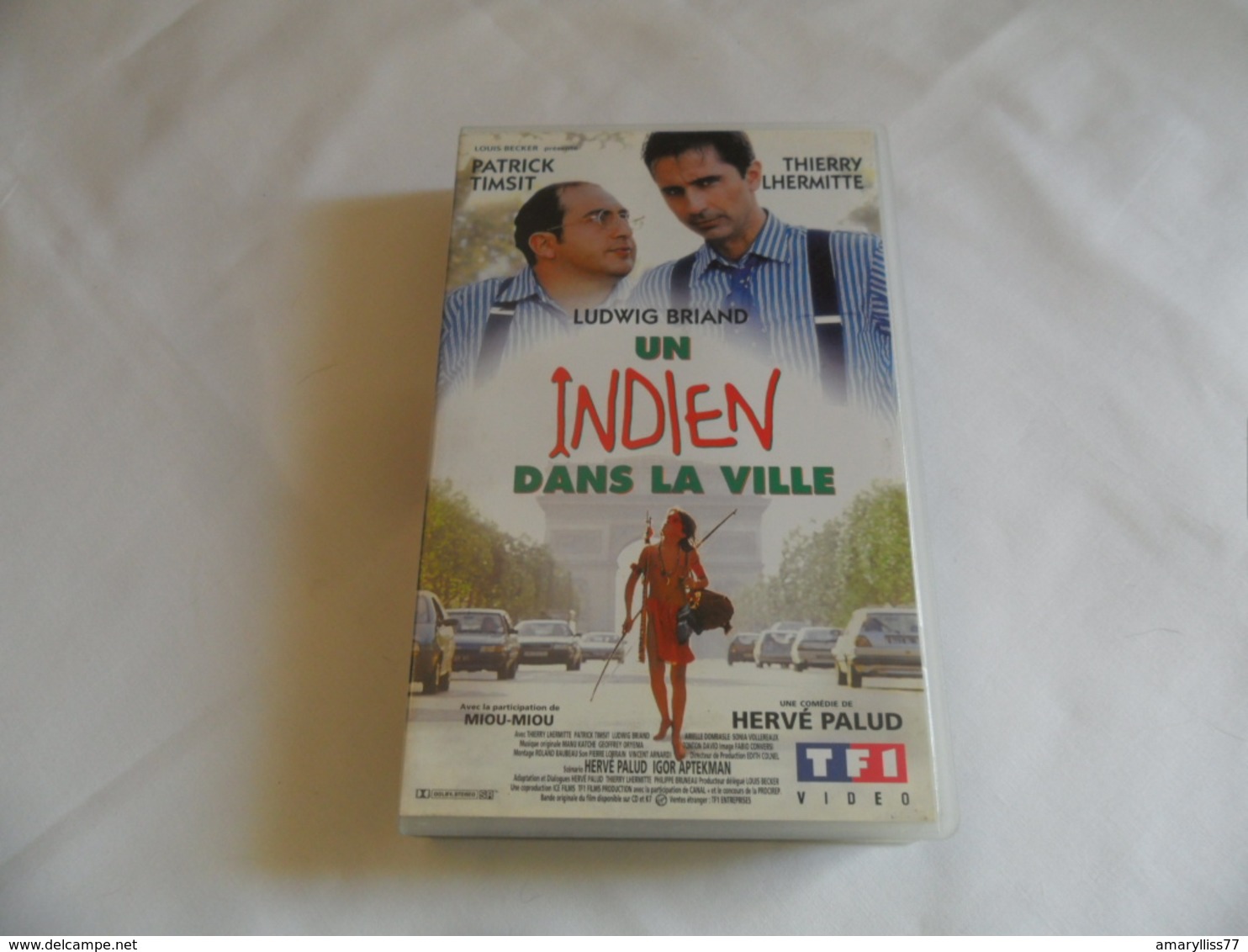 A1 " Un Indien Dans La Ville " - Cartoons