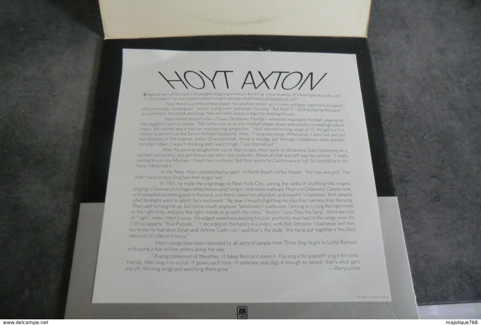 Disque De Hoyt Axton - Less Than The Song - A&M Records - SP 4376 - 1973 - Country & Folk