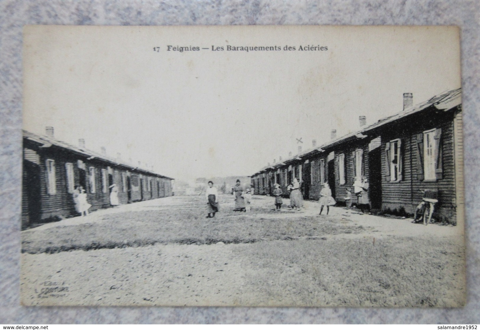 59 . CPA Feignies - Les Baraquements Des Aciéries - Feignies