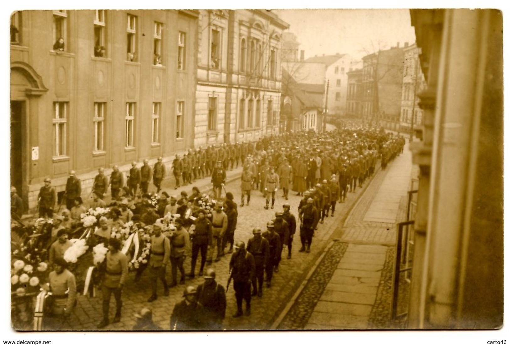 Enterrement - Militaires - Photographe-diteur Leonar - Voir Scan - Zu Identifizieren