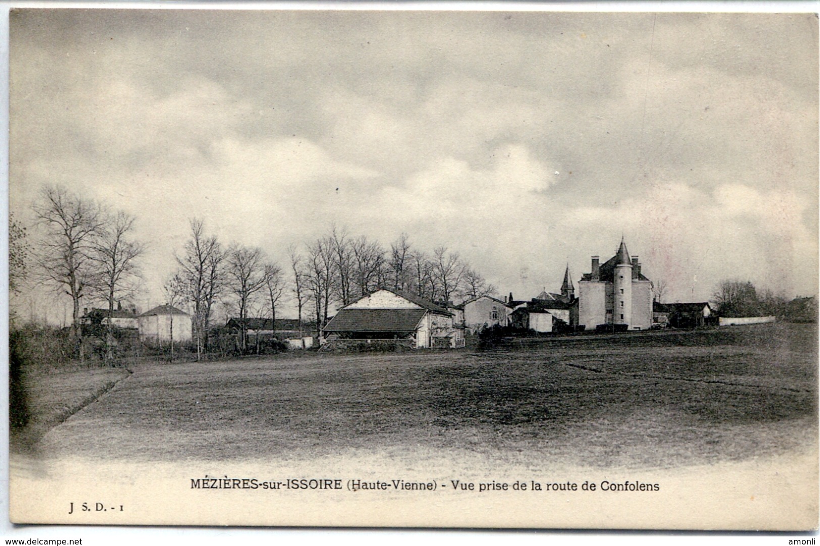 87. HAUTE-VIENNE - MÉZIÈRES SUR ISSOIRE. Vue Prise De La Route De Confolens - Meziere Sur Issoire