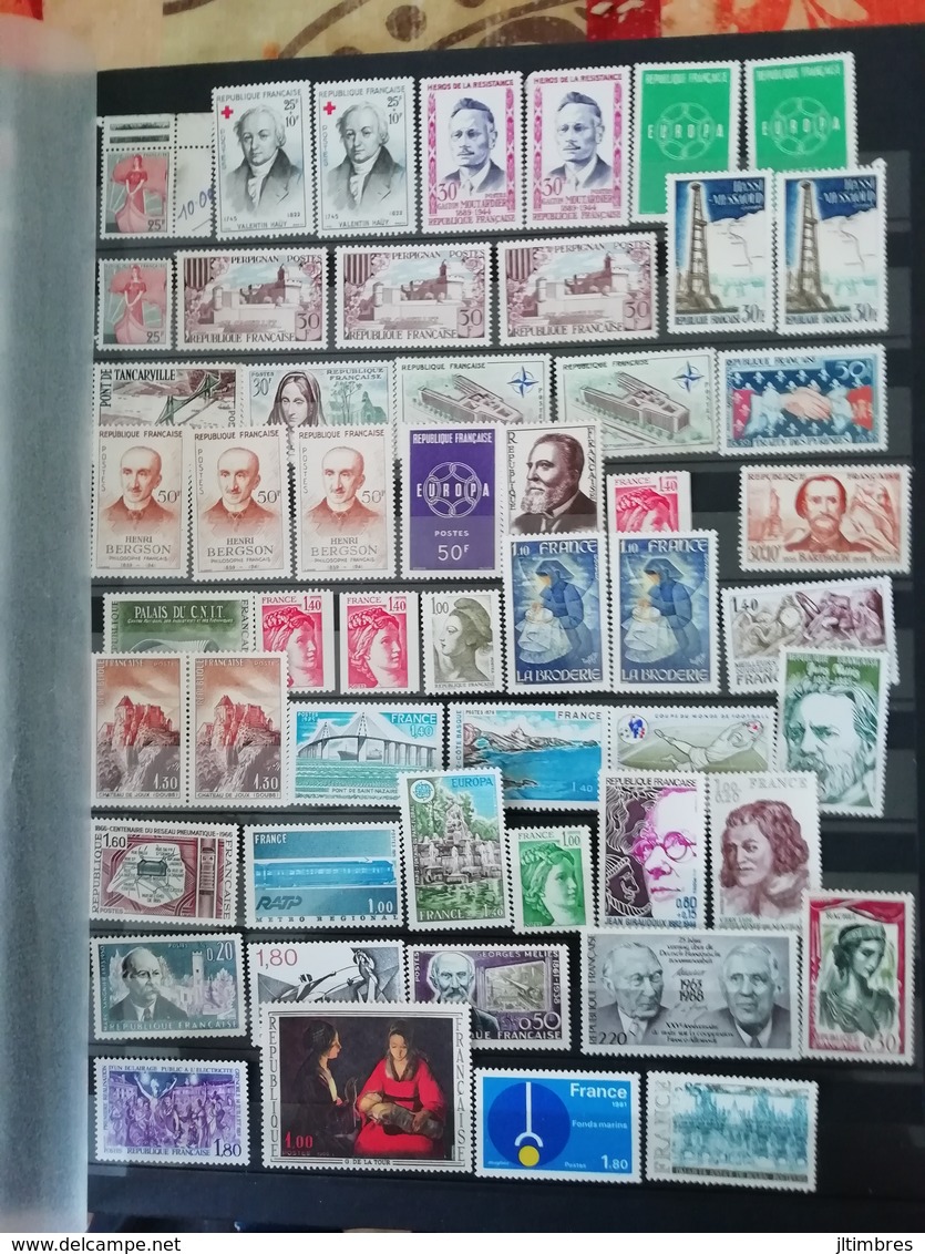 ALBUM de 1600 timbres neuf* neuf** de FRANCE