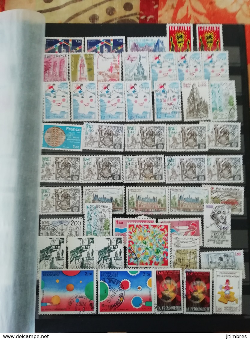 ALBUM de 2500 timbres oblitérés de FRANCE de toutes époques