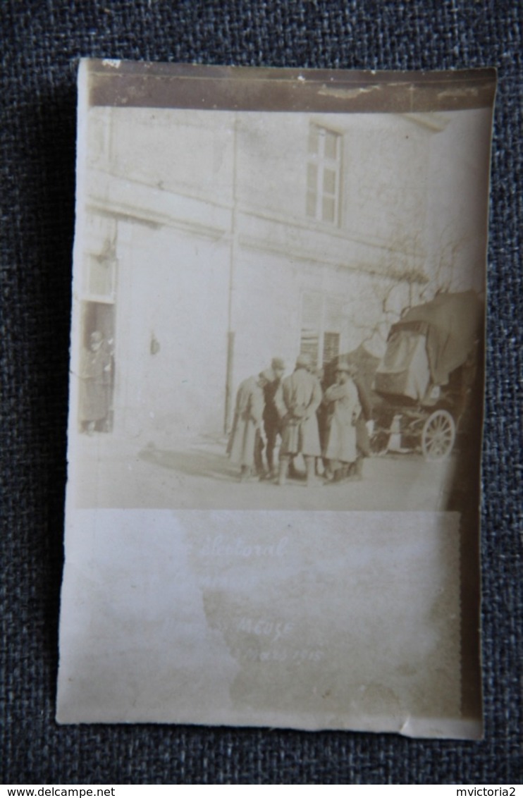 Villers Sur Meuse En MARS 1915, Militaires Devant Une Maison - Guerre, Militaire