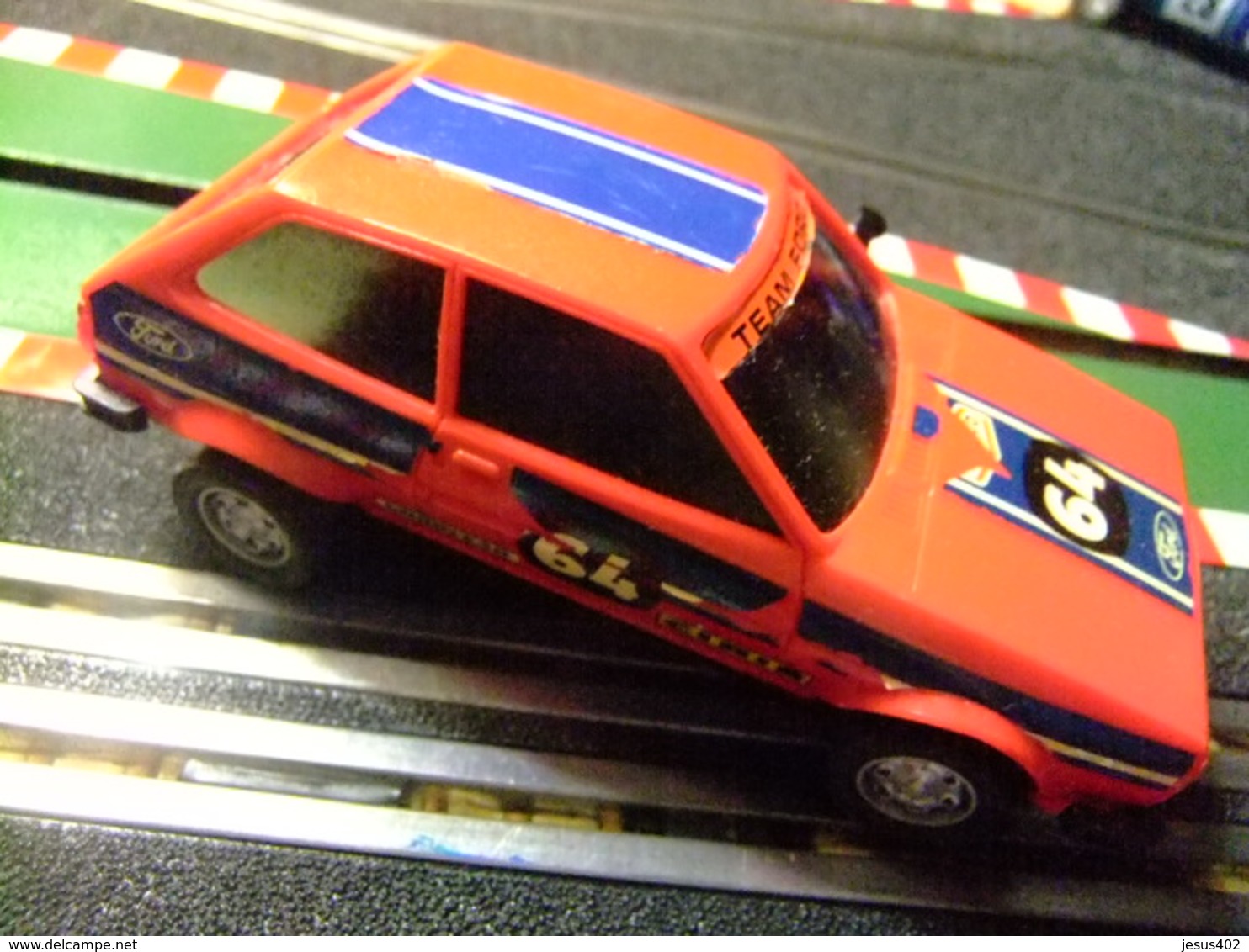 SCALEXTRIC FORD FIESTA ROJO Con El Dorsal 64 ref.4057/4061 Made In Spain - Echelle 1:32