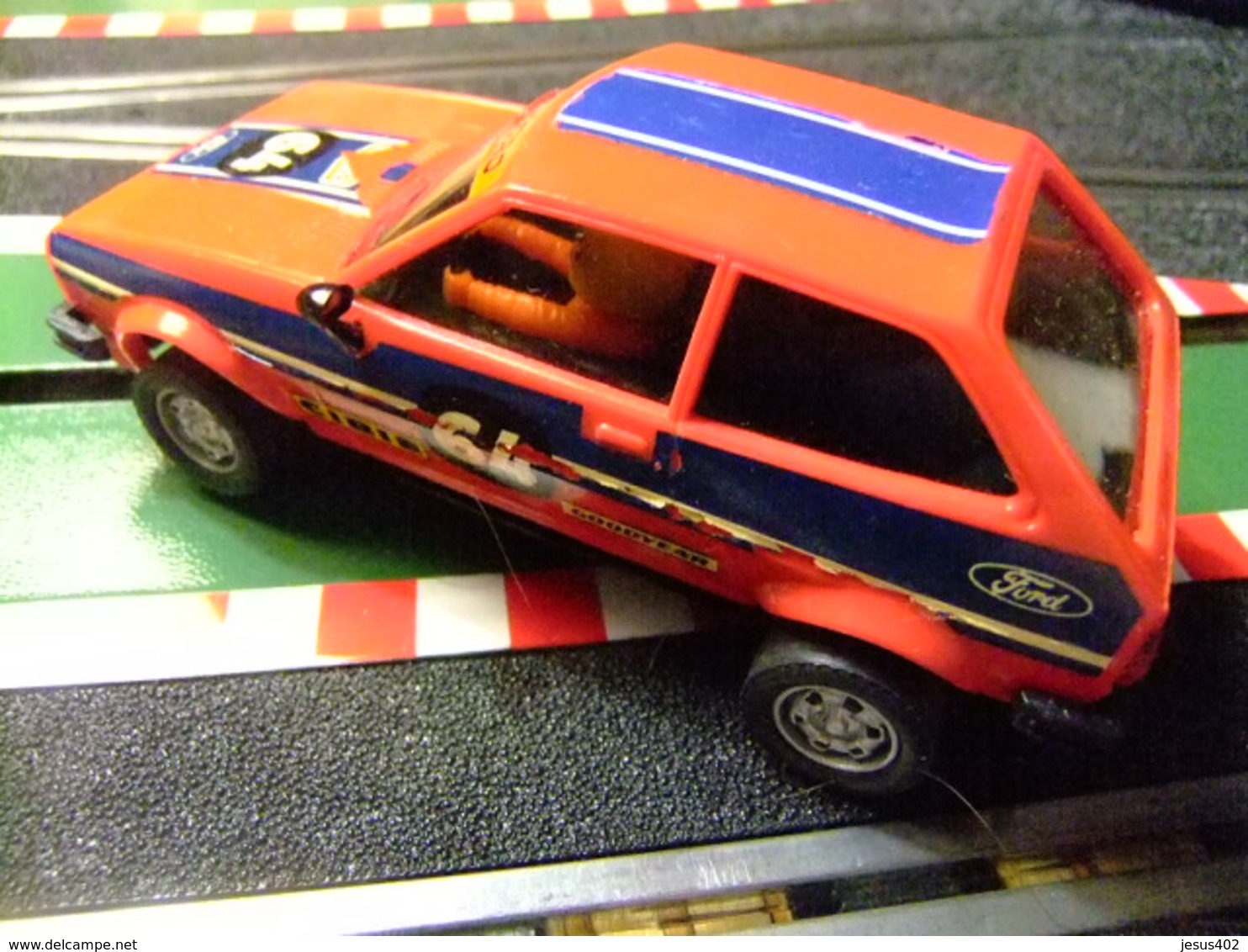 SCALEXTRIC FORD FIESTA ROJO Con El Dorsal 64 ref.4057/4061 Made In Spain - Echelle 1:32