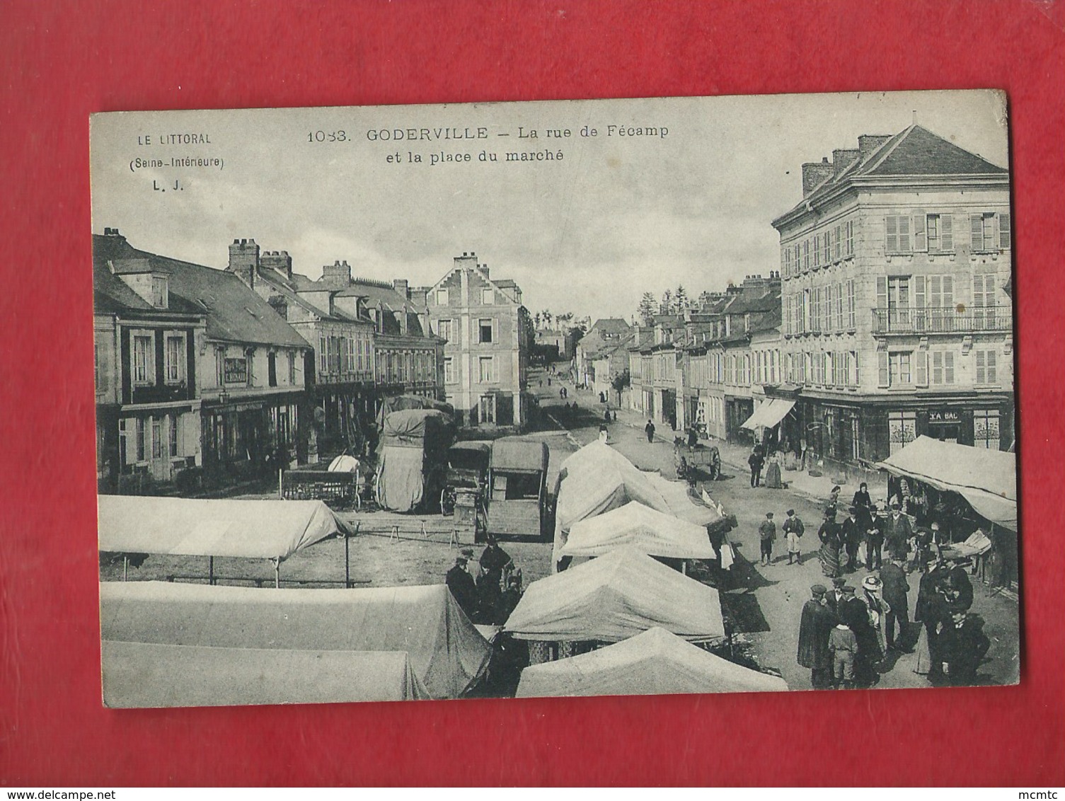 CPA -  - Goderville - La Rue De Fécamp Et La Place Du Marché - Goderville