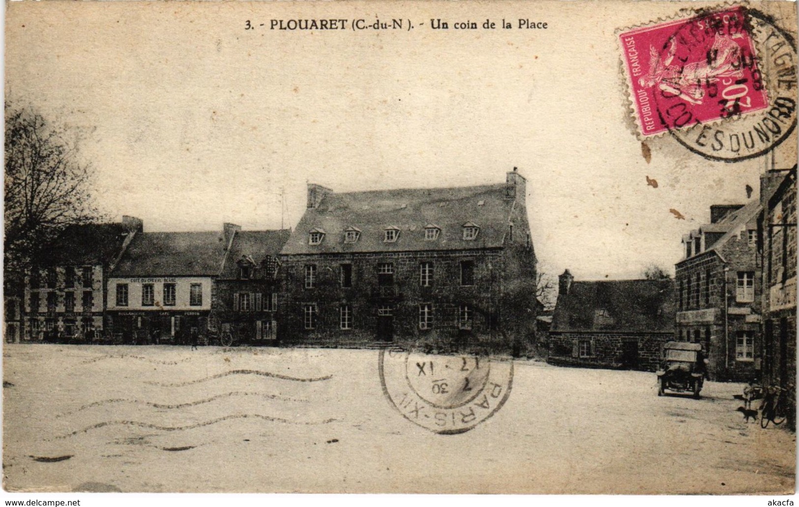 CPA PLOUARET - Un Coin De La Place (994909) - Plouaret