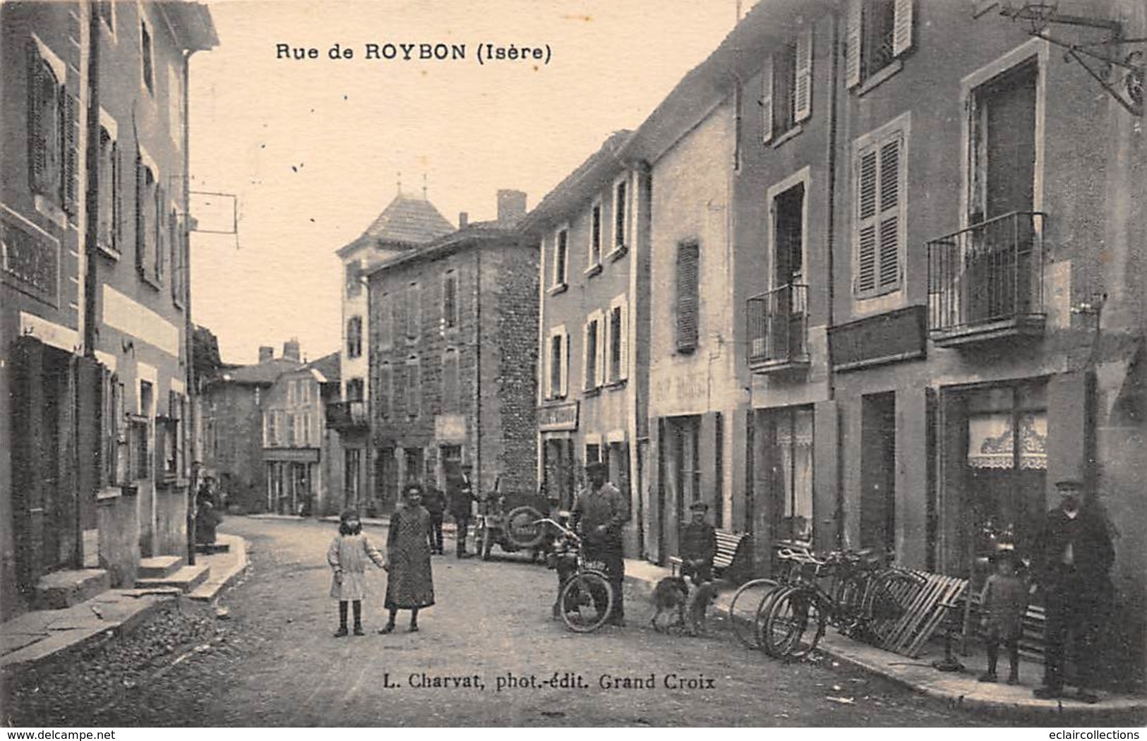 Roybon          38          Une Rue. Magasin D'un Marchand De Bicyclettes      ????              (Voir Scan) - Andere & Zonder Classificatie