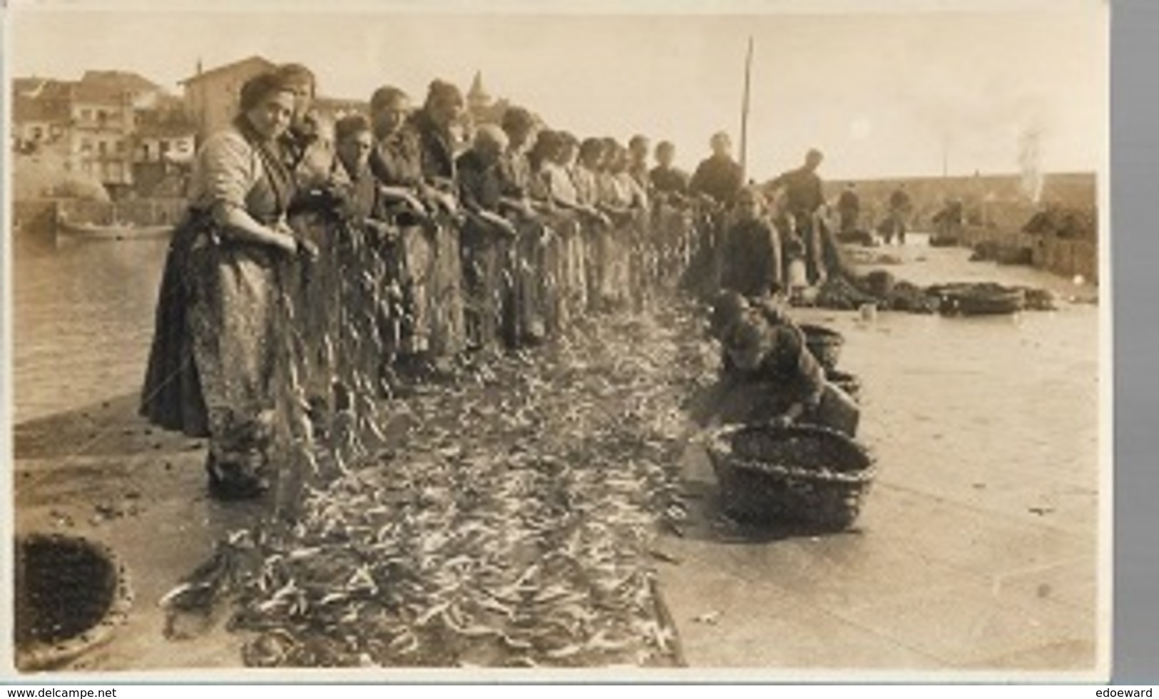 PK 41/  OP KEERZIJDE STAAT GESCHREVEN: LEQUCITIO  ????   PECHE DE SARDINES??? - A Identifier