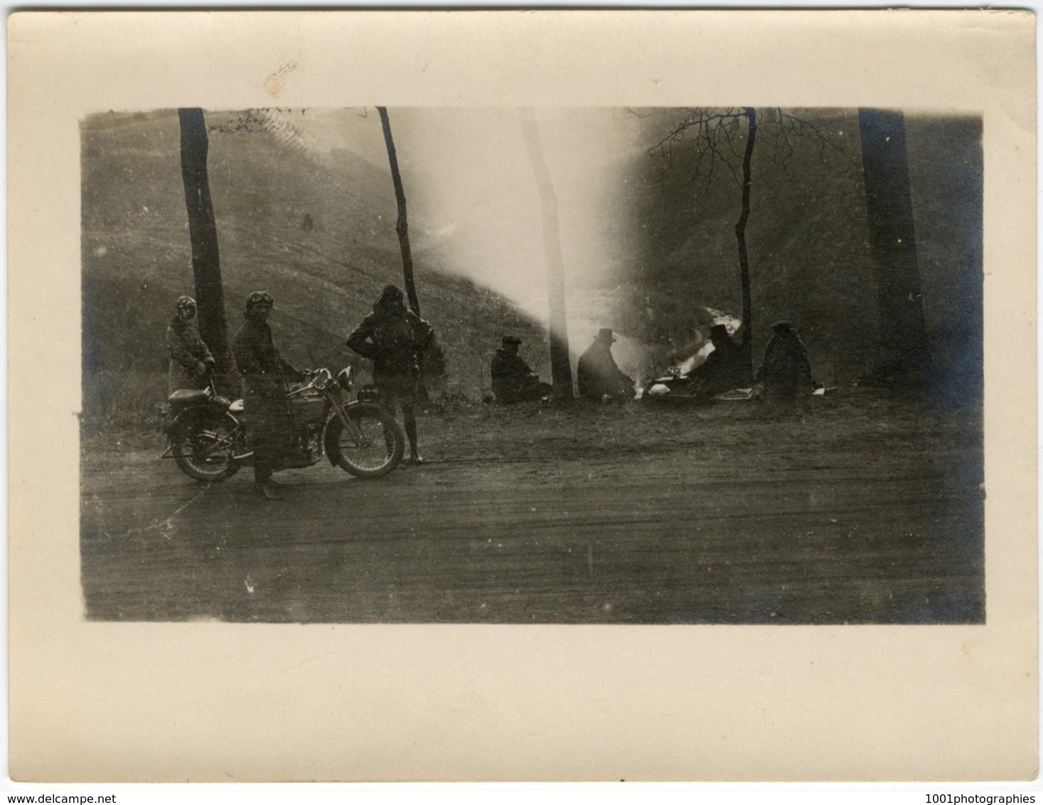 Mini-trip Entre Amis En Voitures Et Motos, 1921. Ensemble De 34 Photos Originales D'époque.FG1247 - Coches